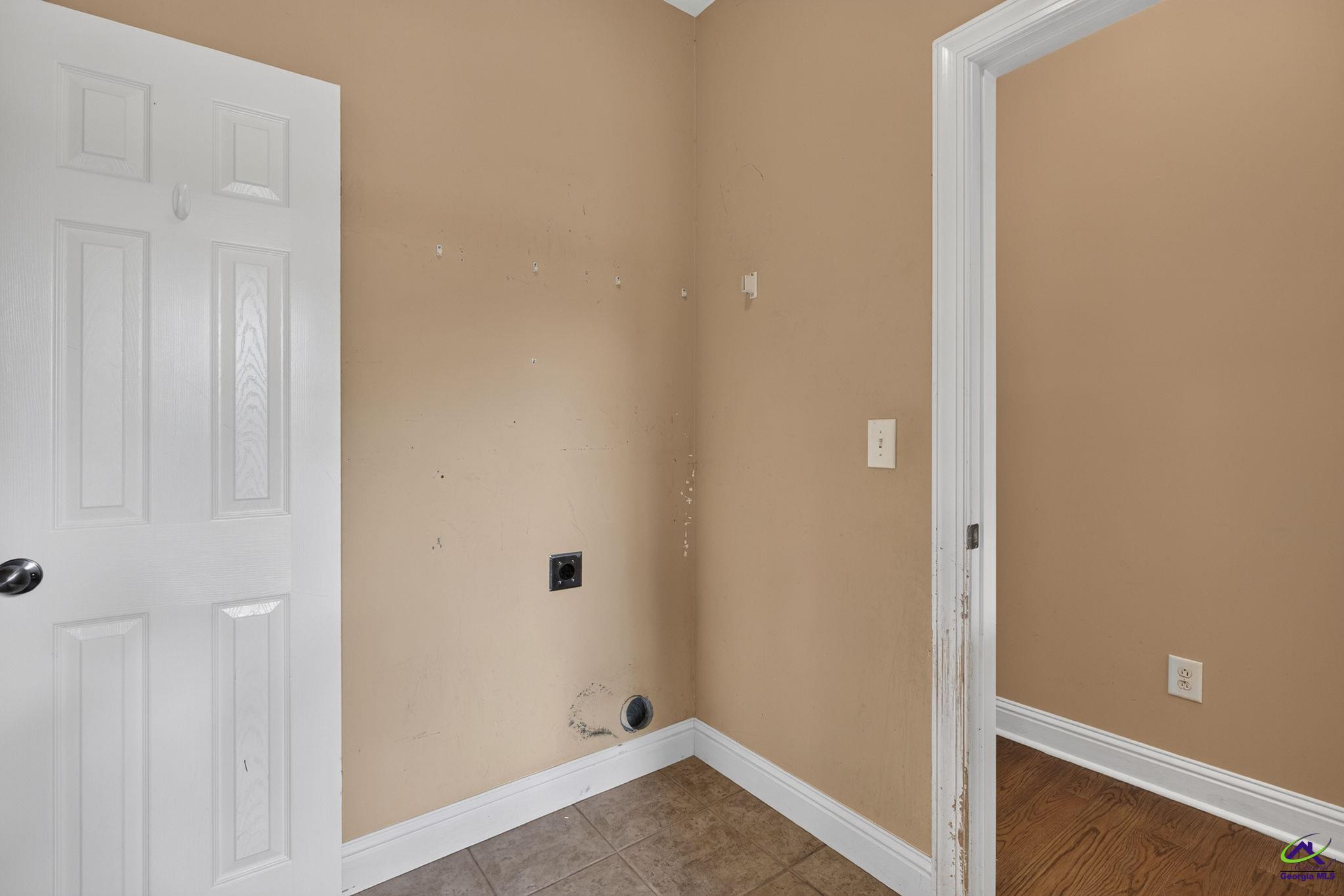 242 Carsons Walk