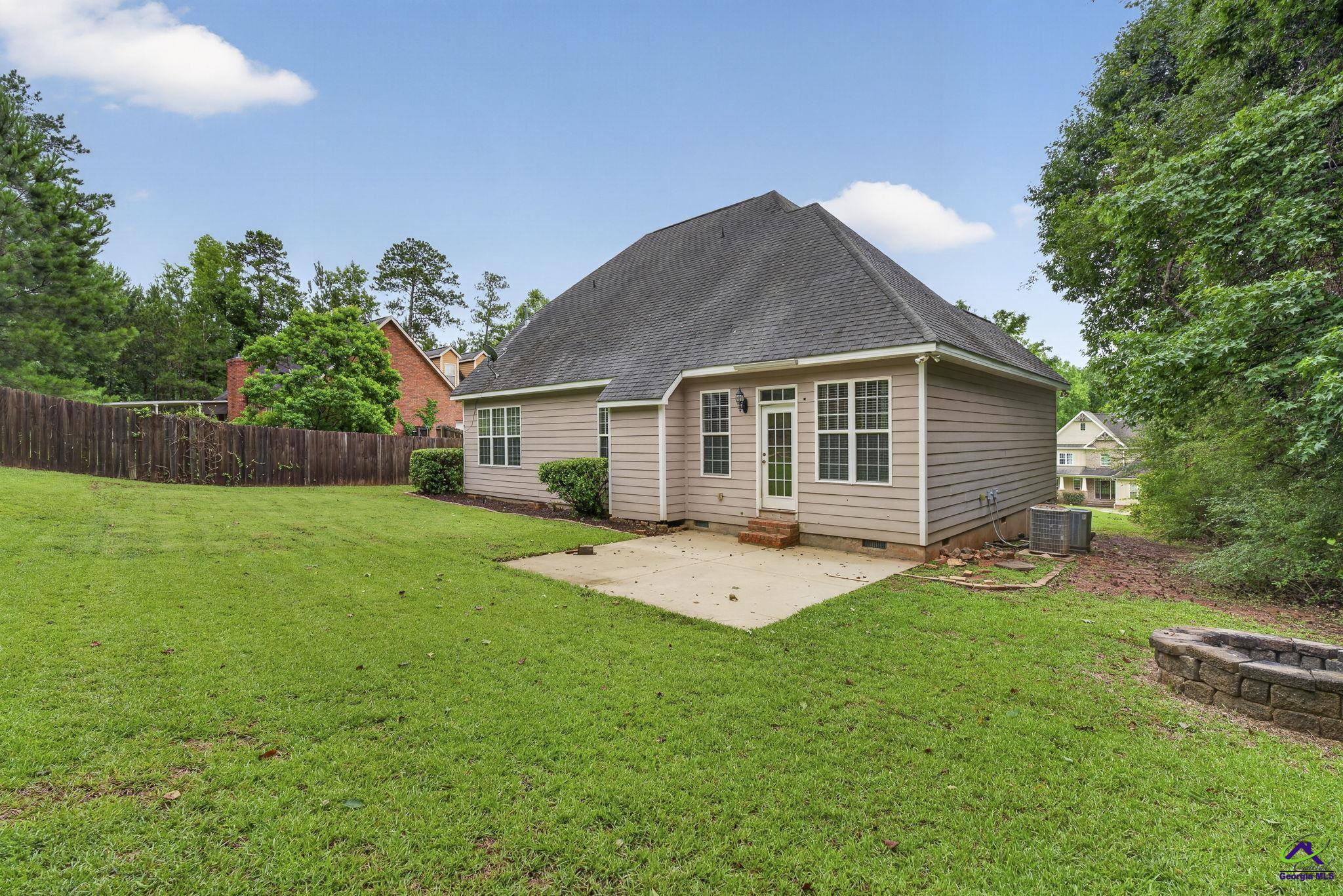 242 Carsons Walk