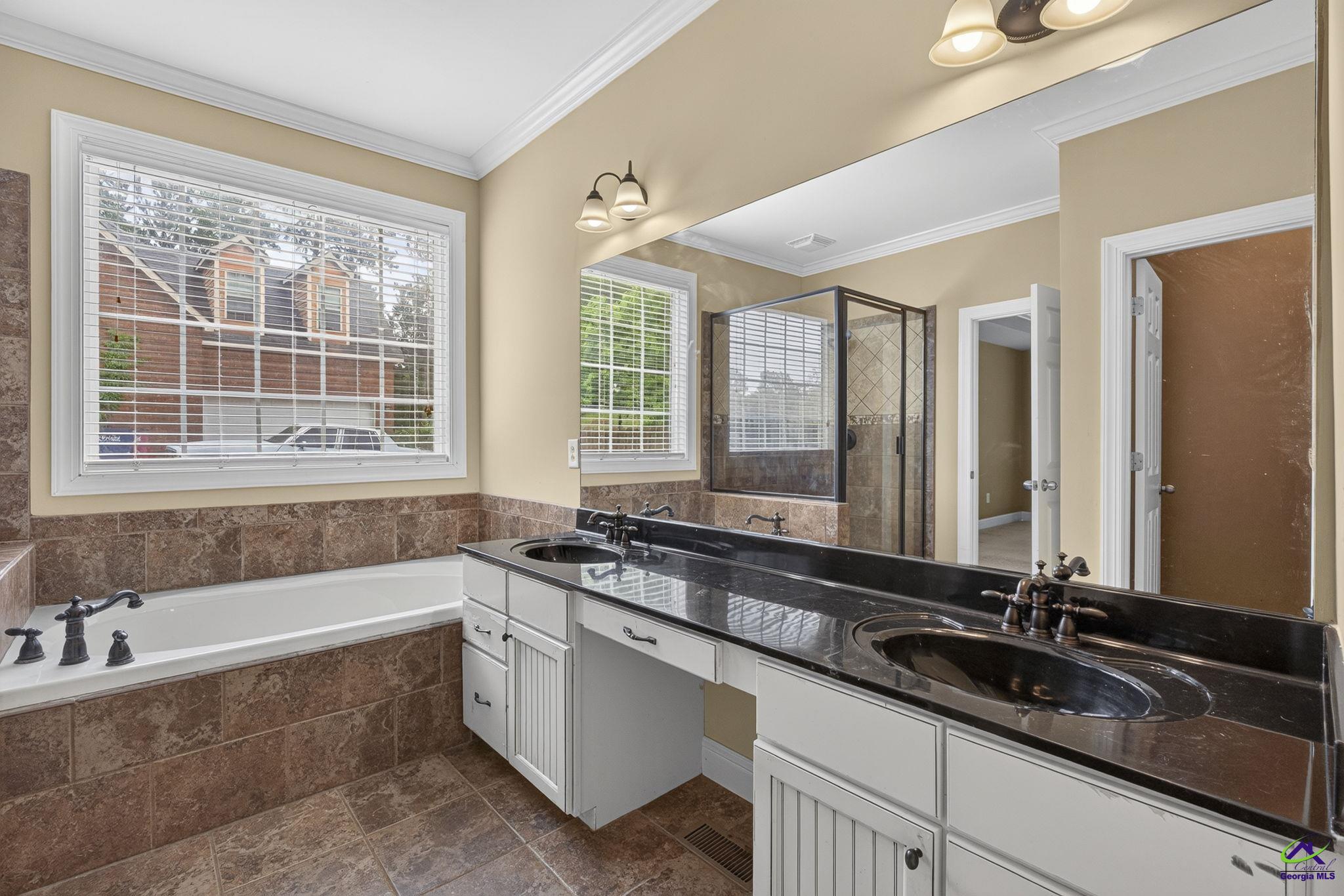 242 Carsons Walk