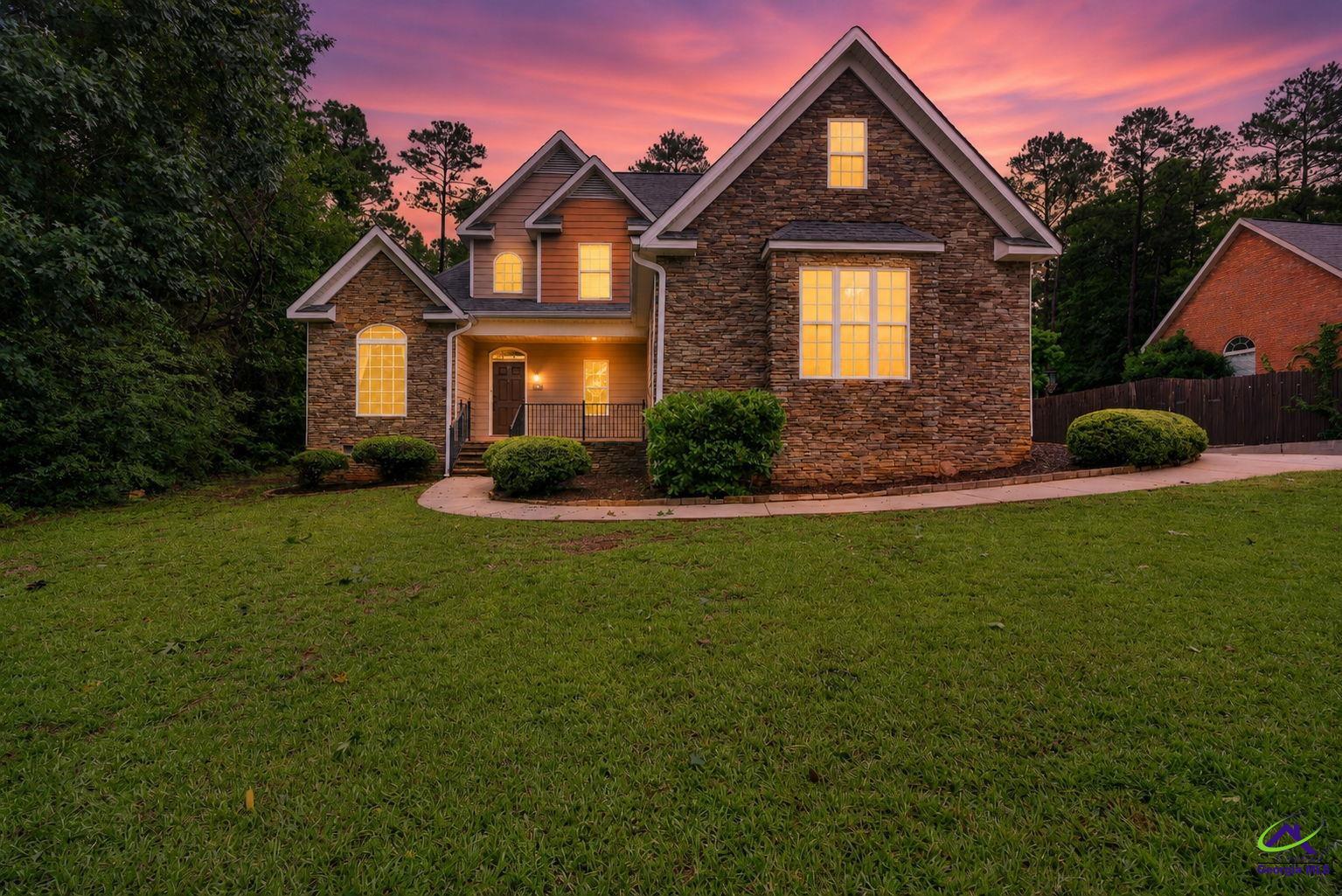 242 Carsons Walk