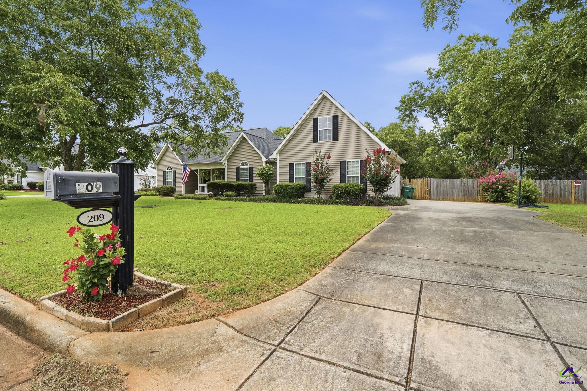 209 Duke Lane