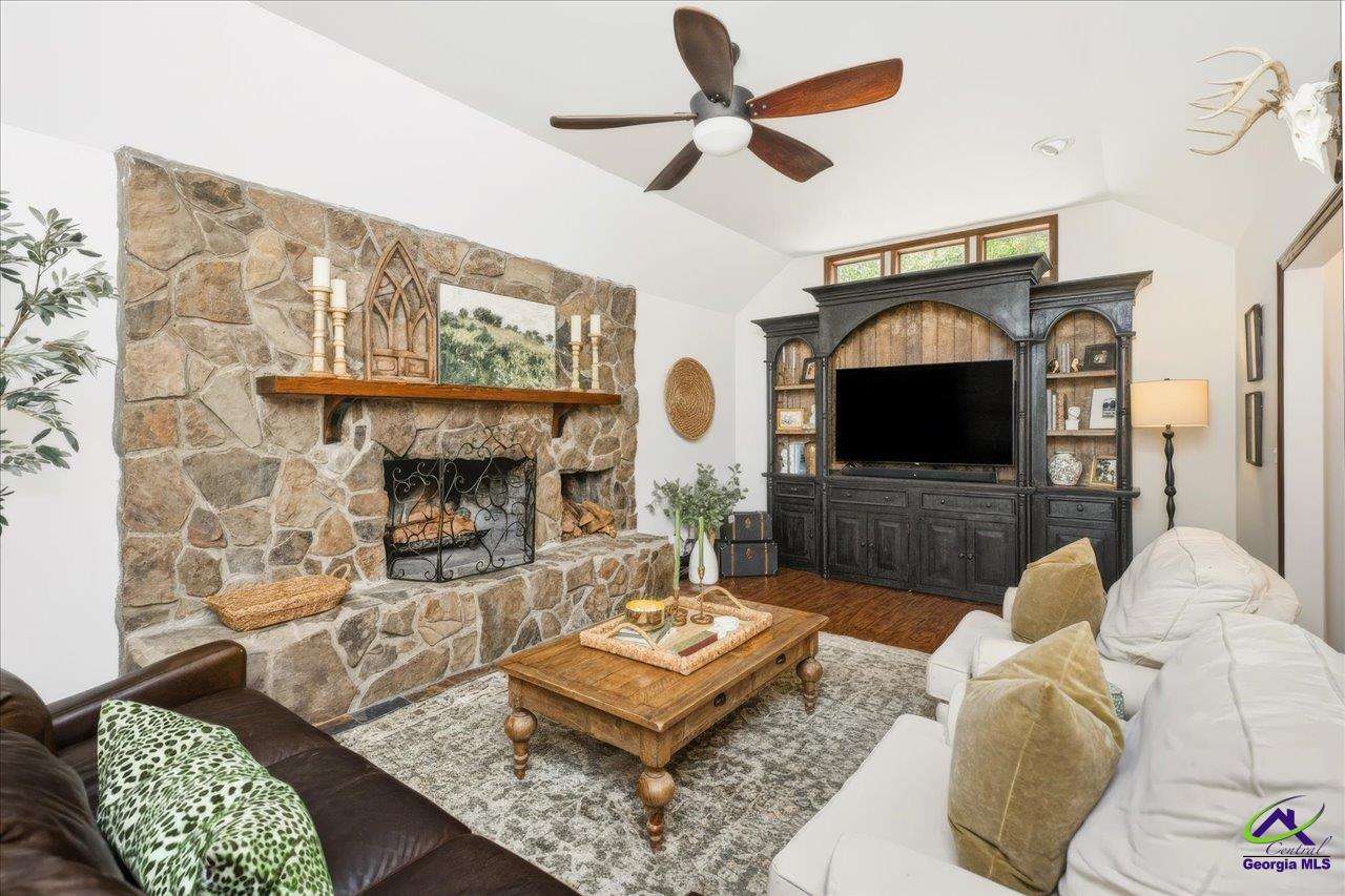 2021 Laurel Drive