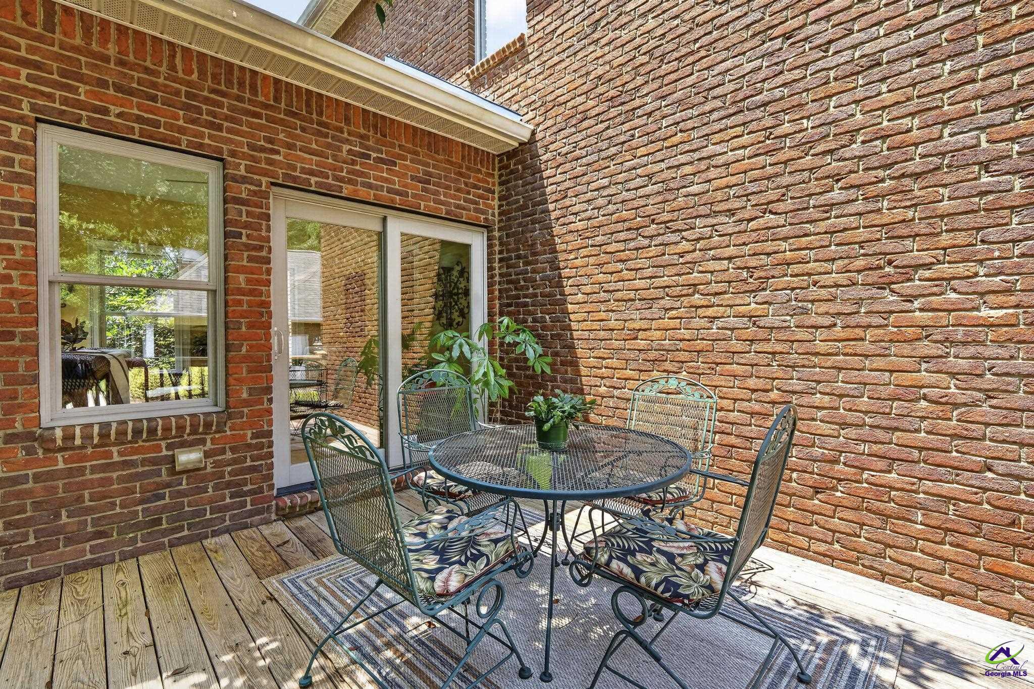 206 Briarmoor Drive