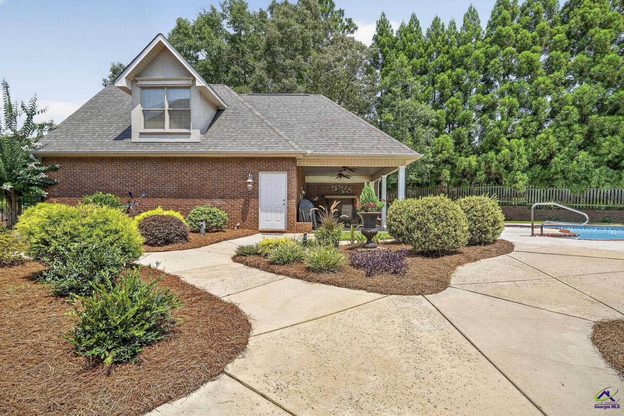 206 Briarmoor Drive