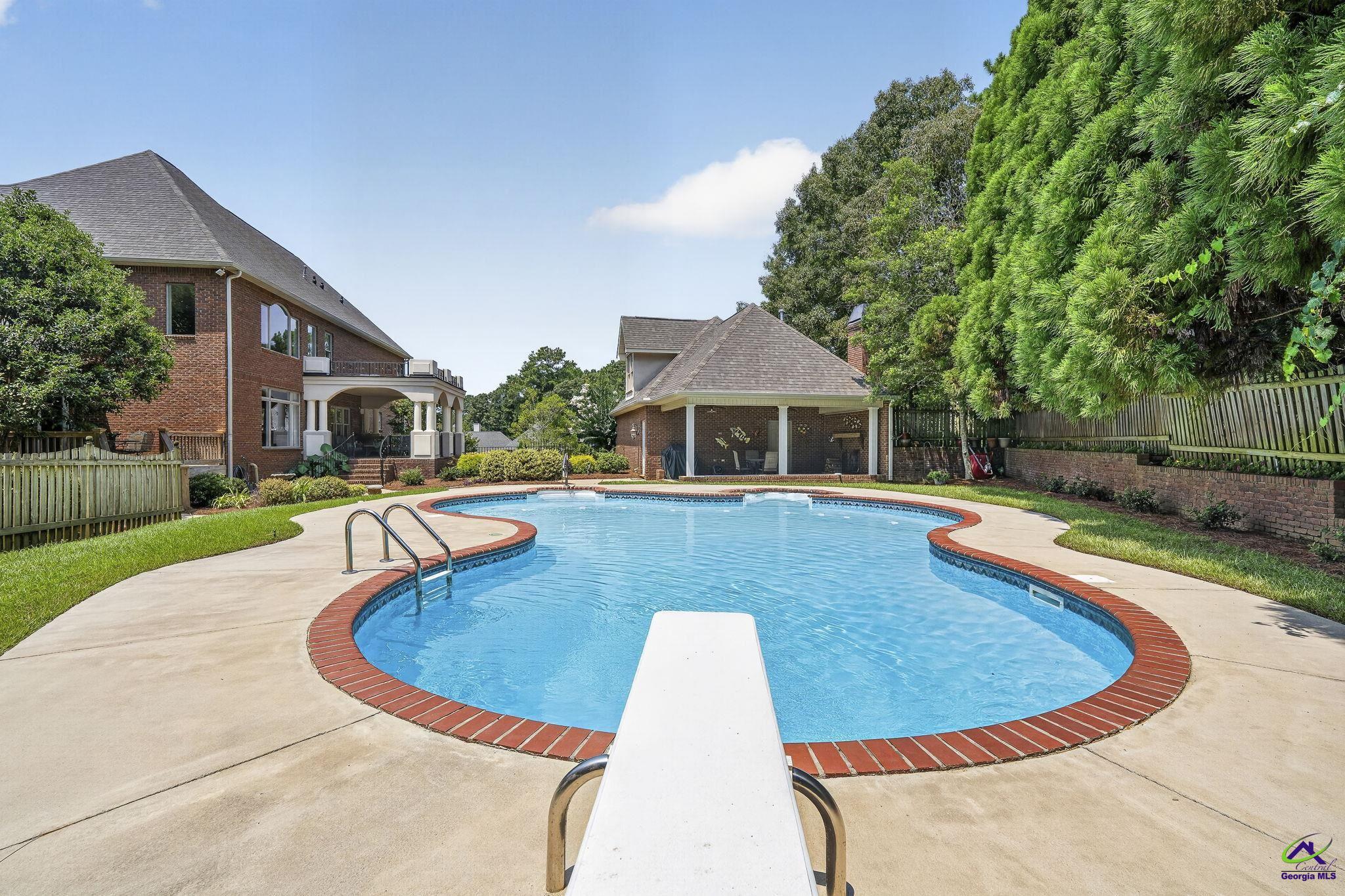206 Briarmoor Drive