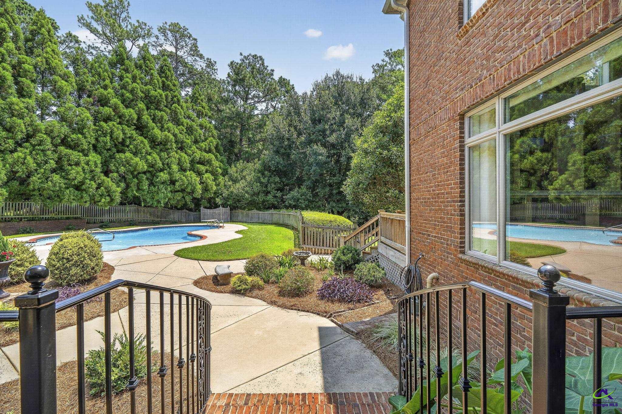 206 Briarmoor Drive