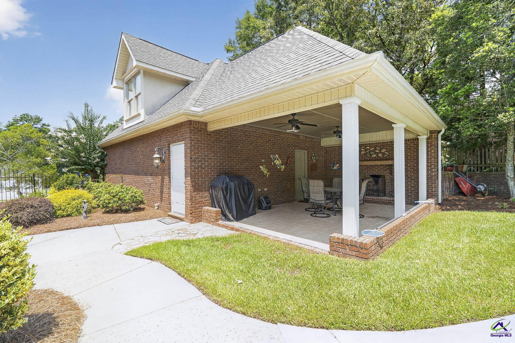 206 Briarmoor Drive