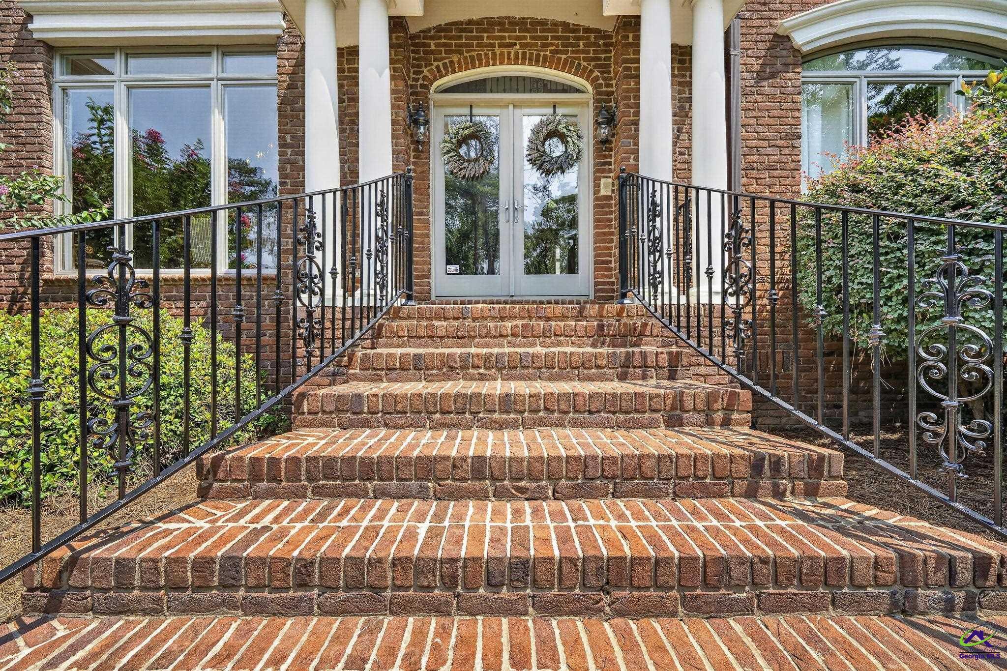 206 Briarmoor Drive