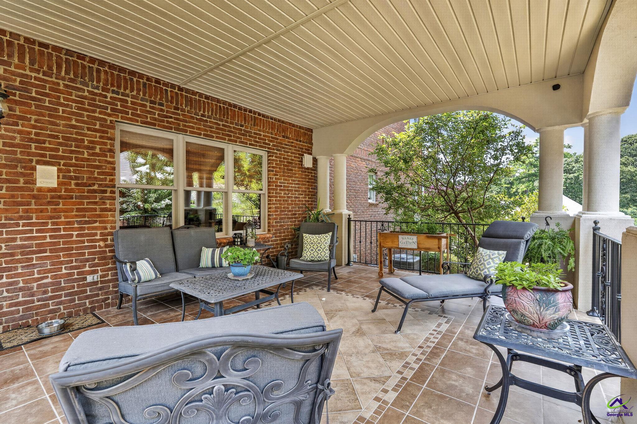 206 Briarmoor Drive