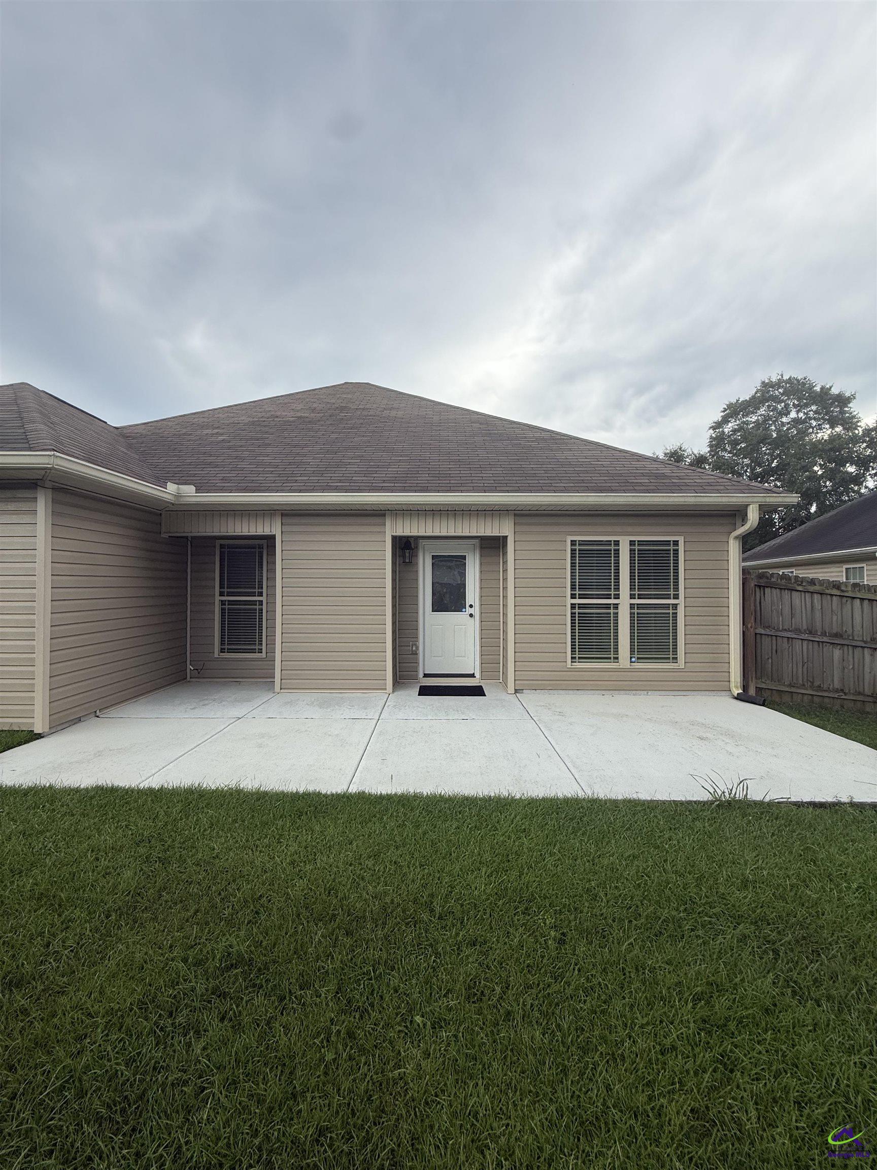 100 Weston Cove