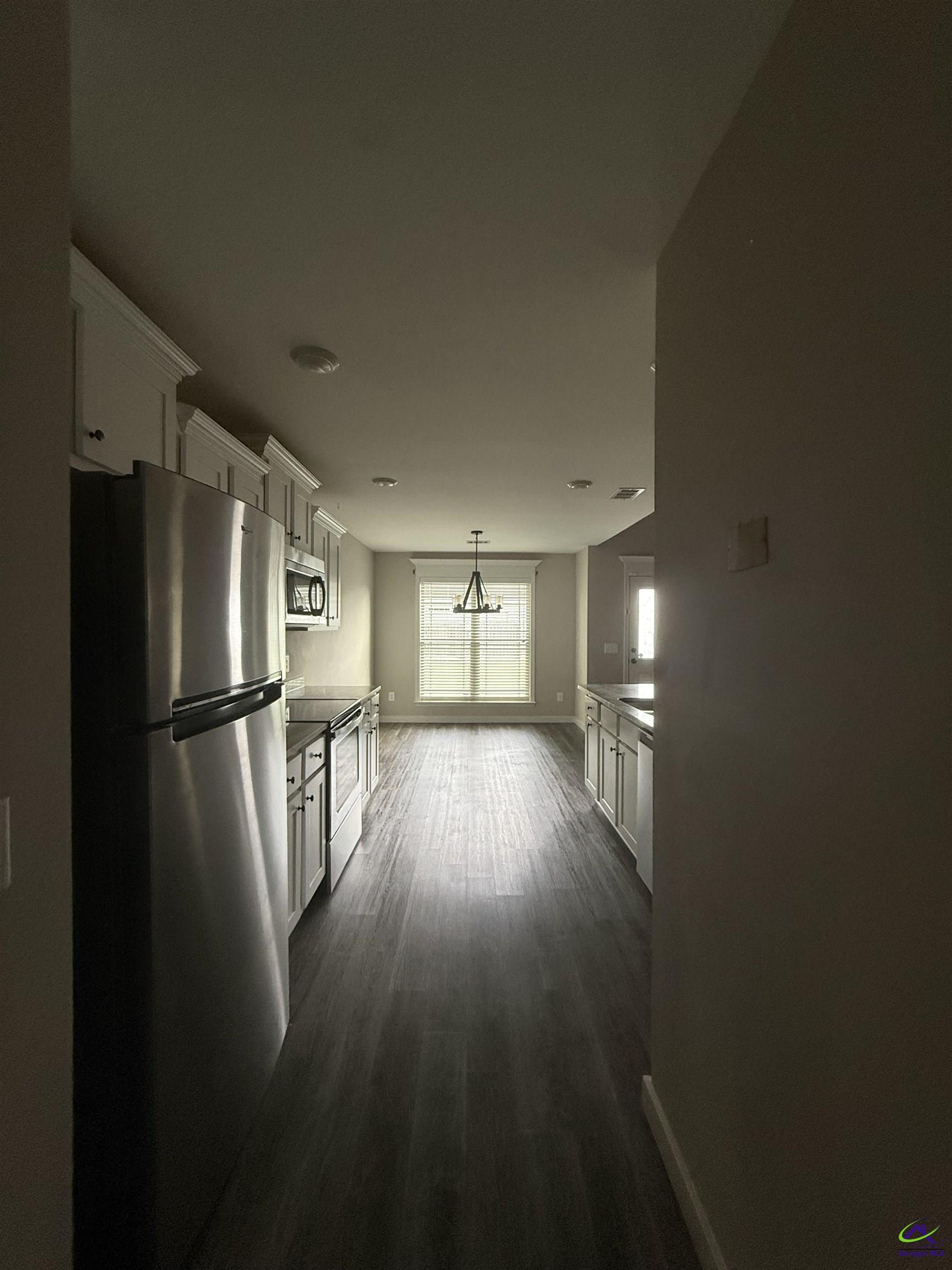100 Weston Cove