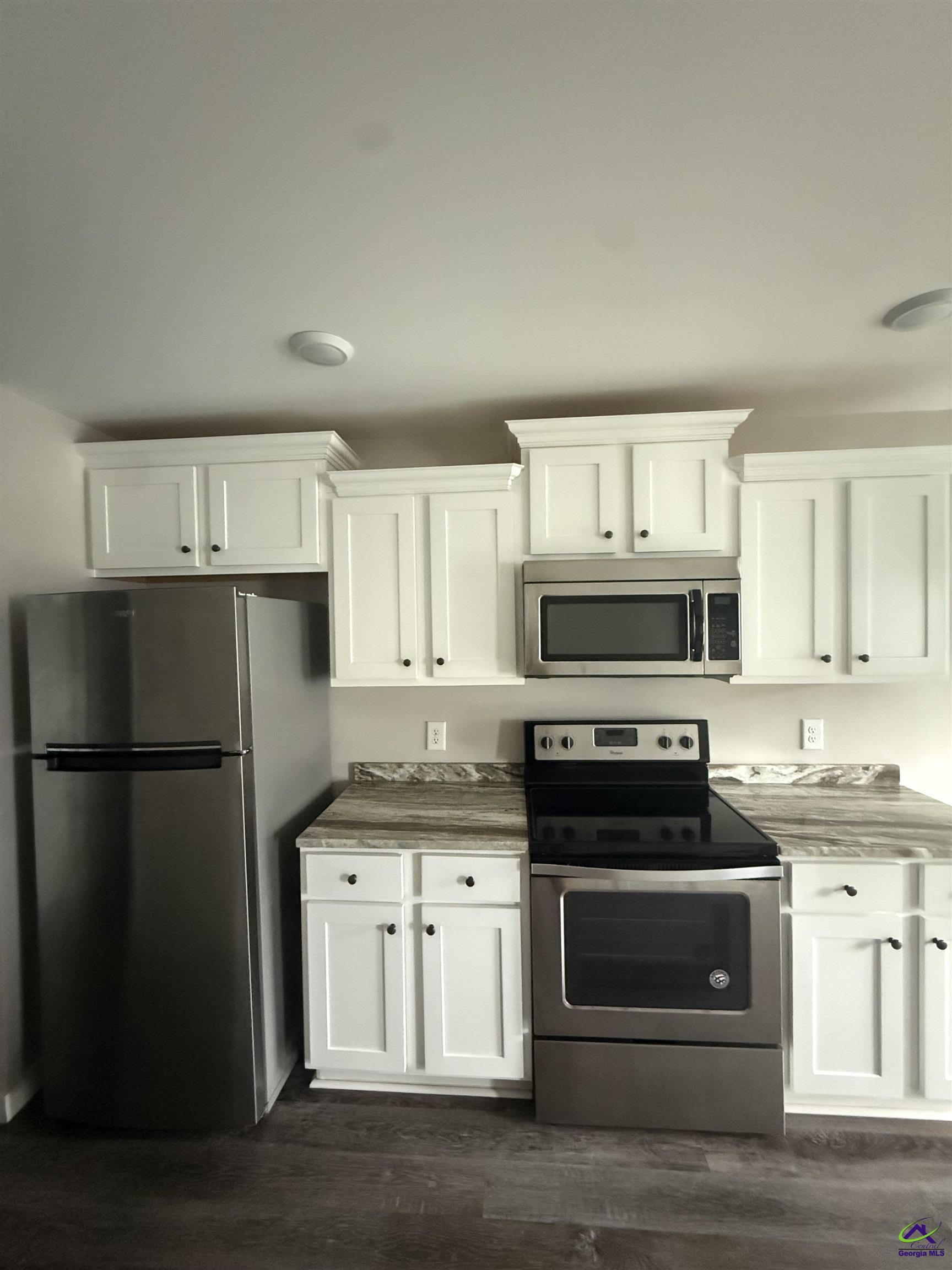 100 Weston Cove