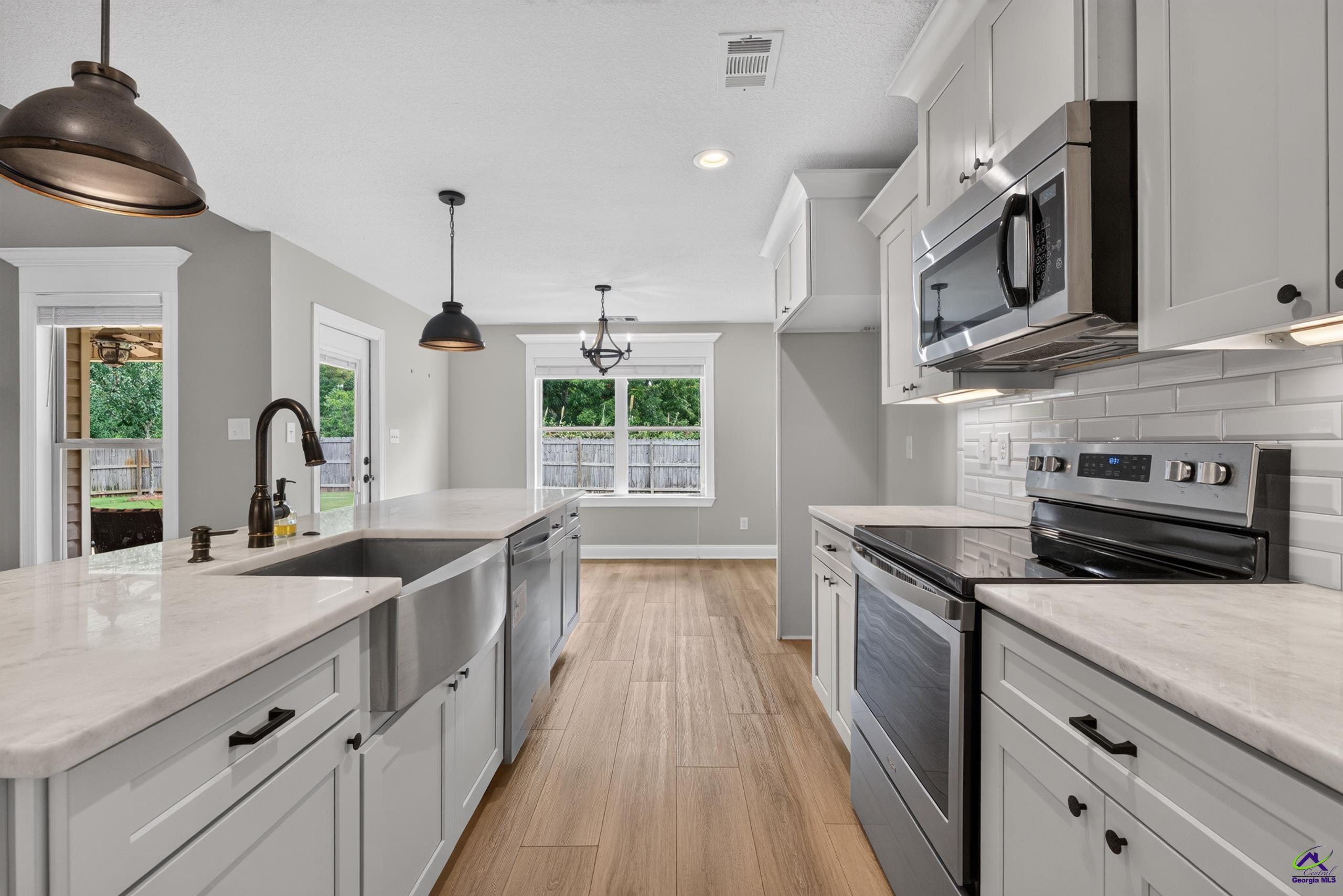 410 Avington Chase