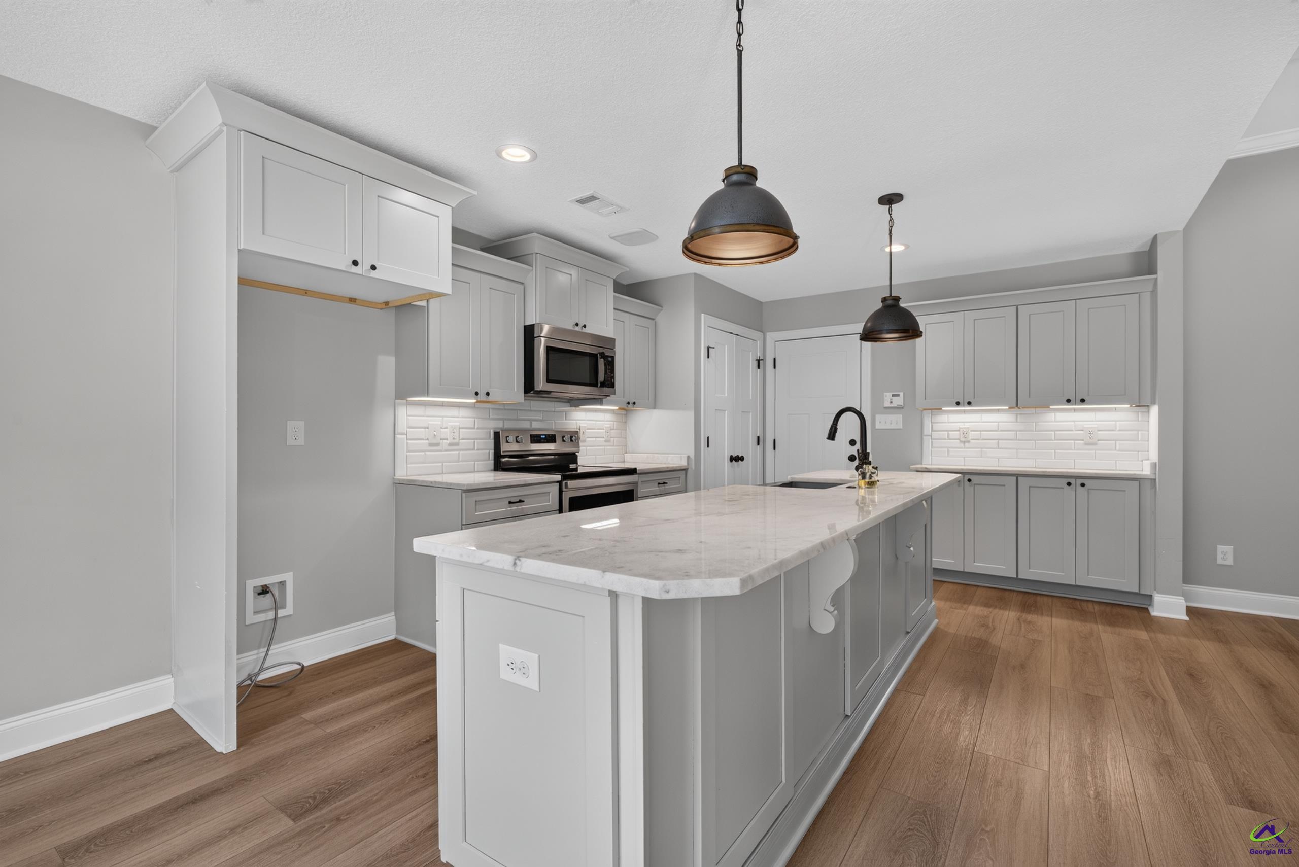 410 Avington Chase