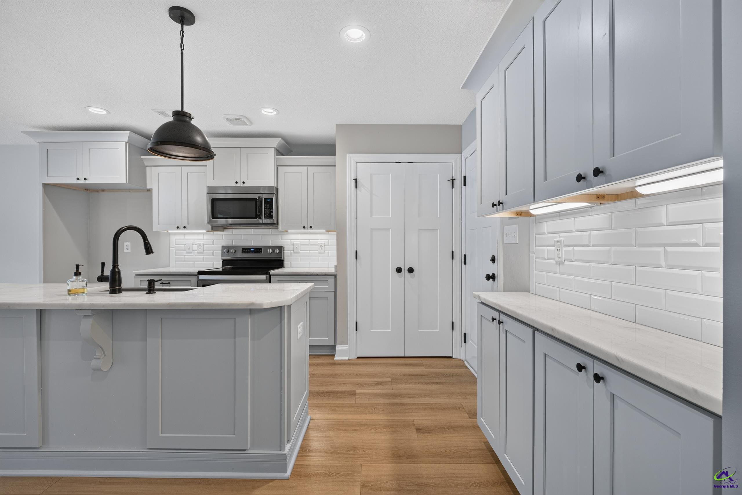 410 Avington Chase