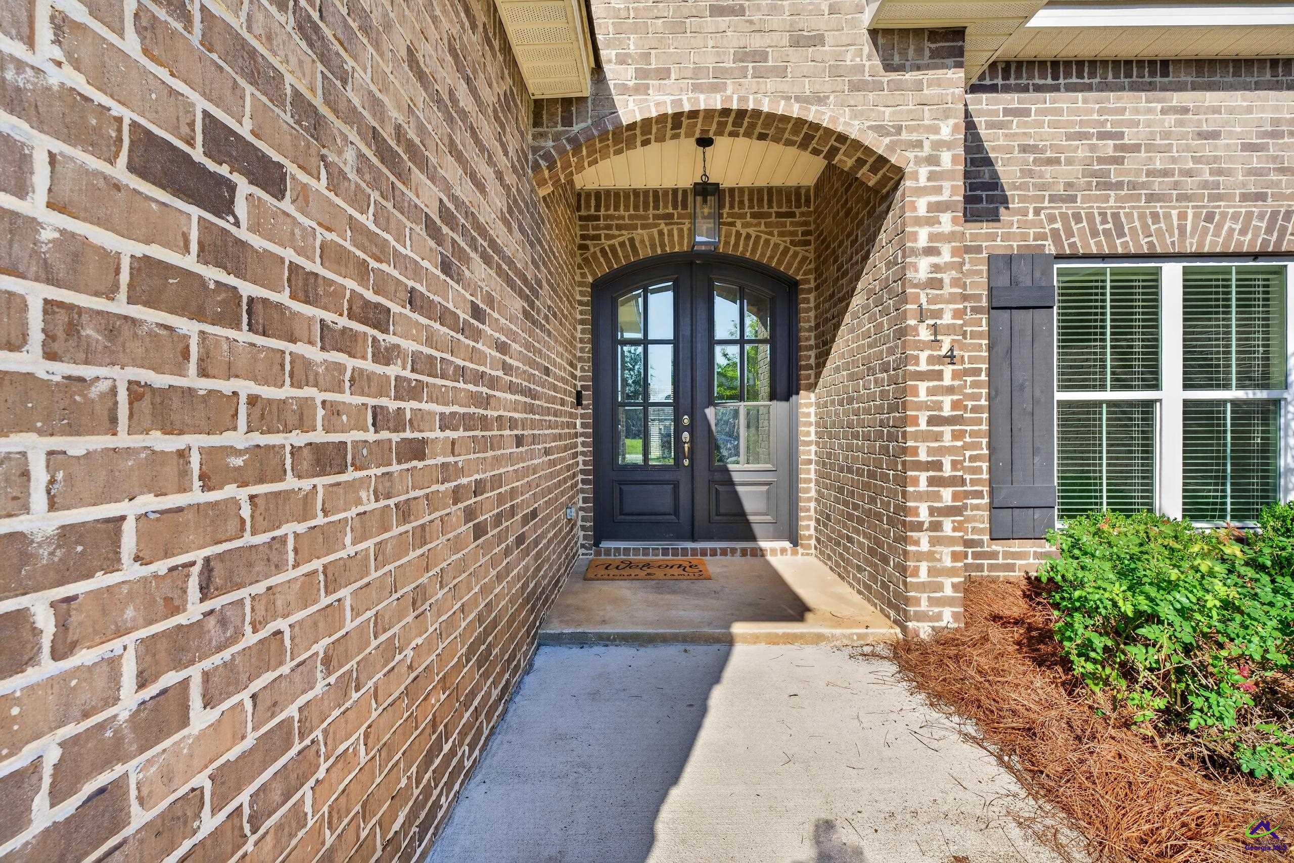 114 Gracetree Way