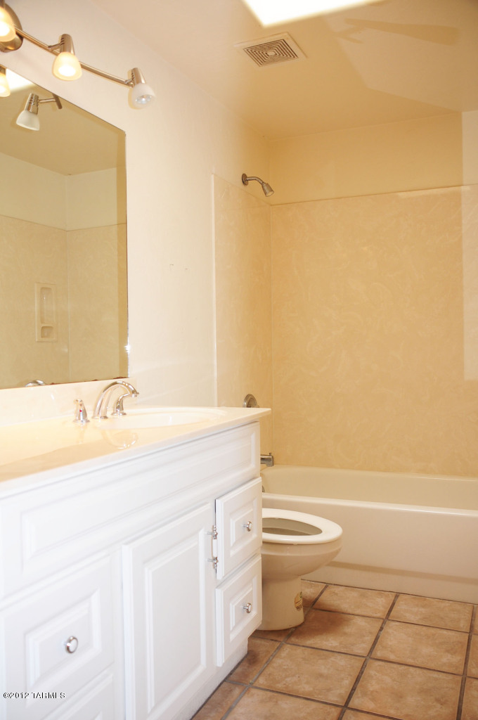 1767 N San Carlos Loop