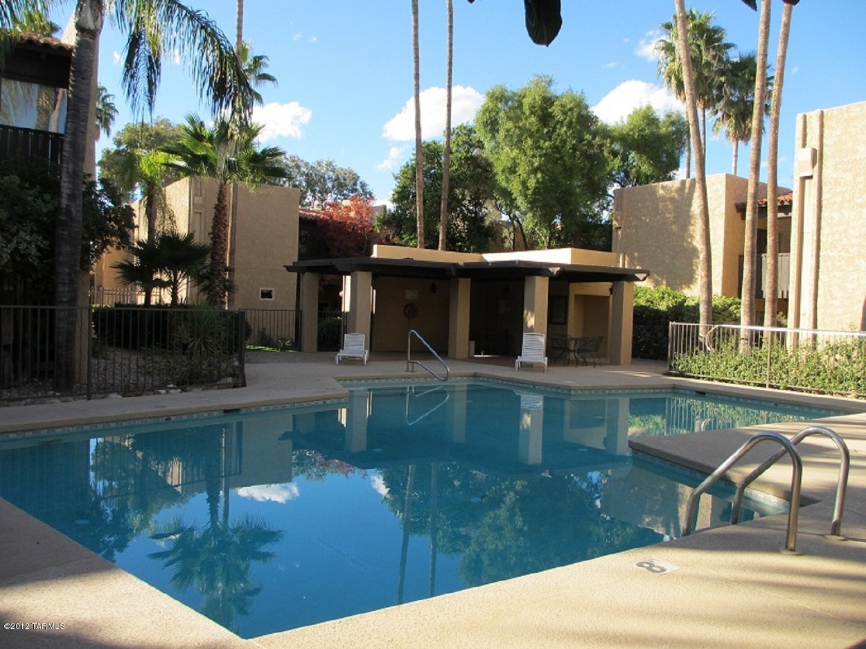 450 N Dodge Boulevard