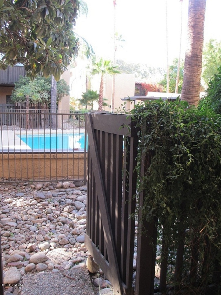 450 N Dodge Boulevard