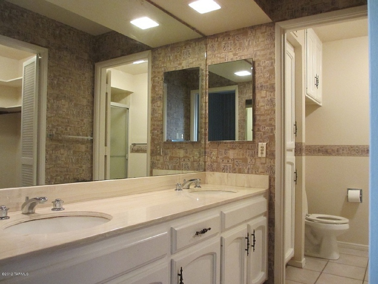 450 N Dodge Boulevard