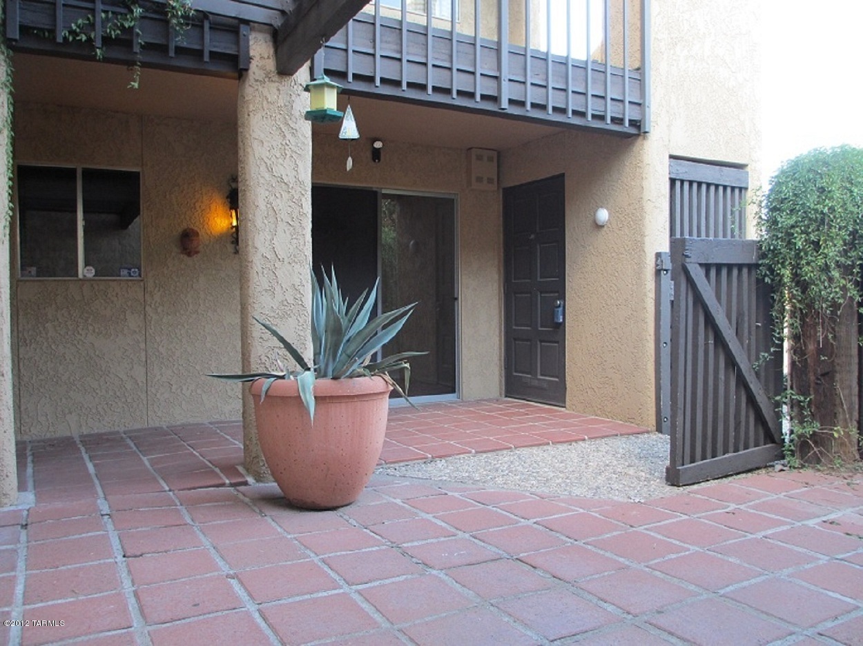 450 N Dodge Boulevard