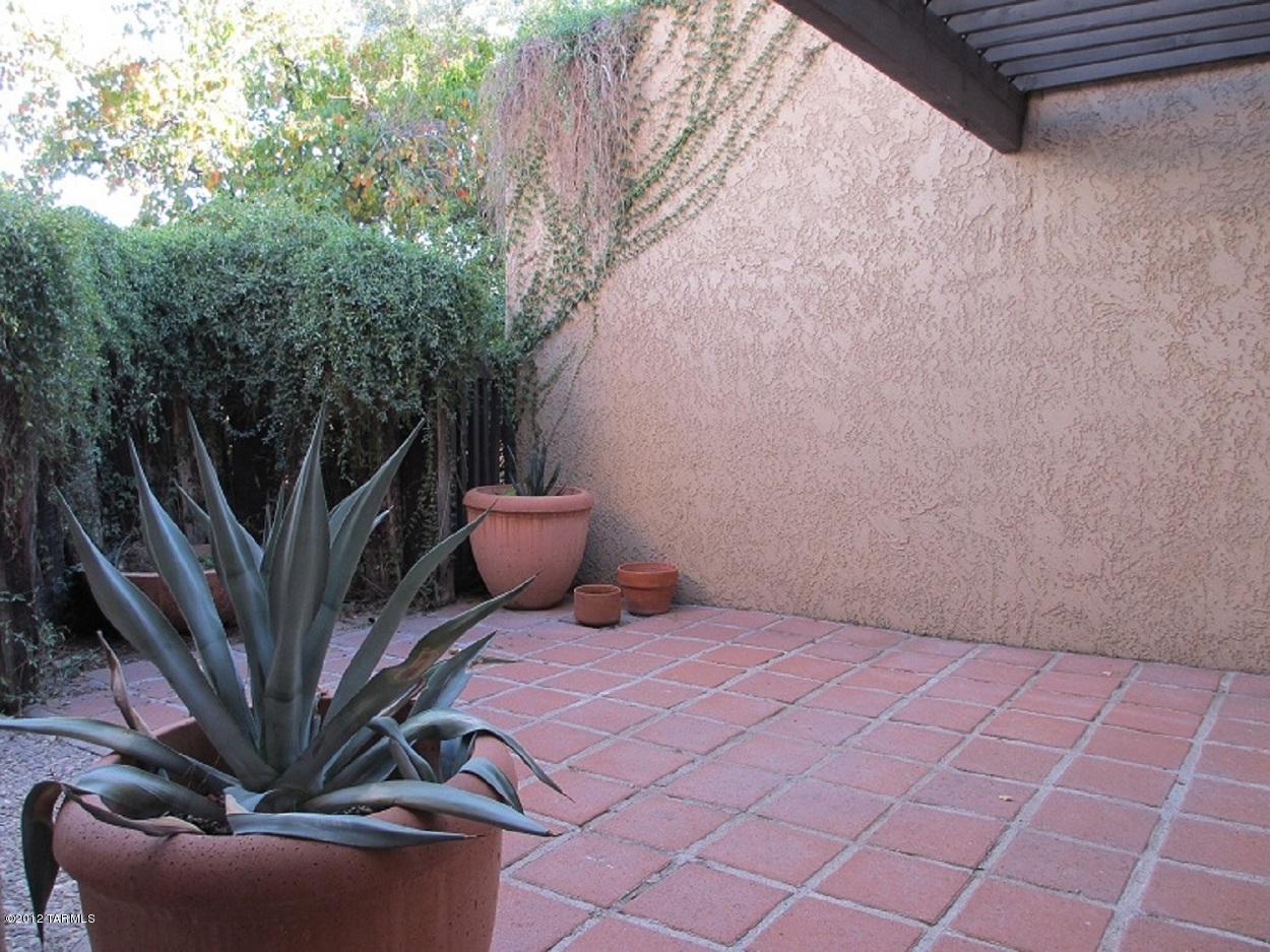 450 N Dodge Boulevard