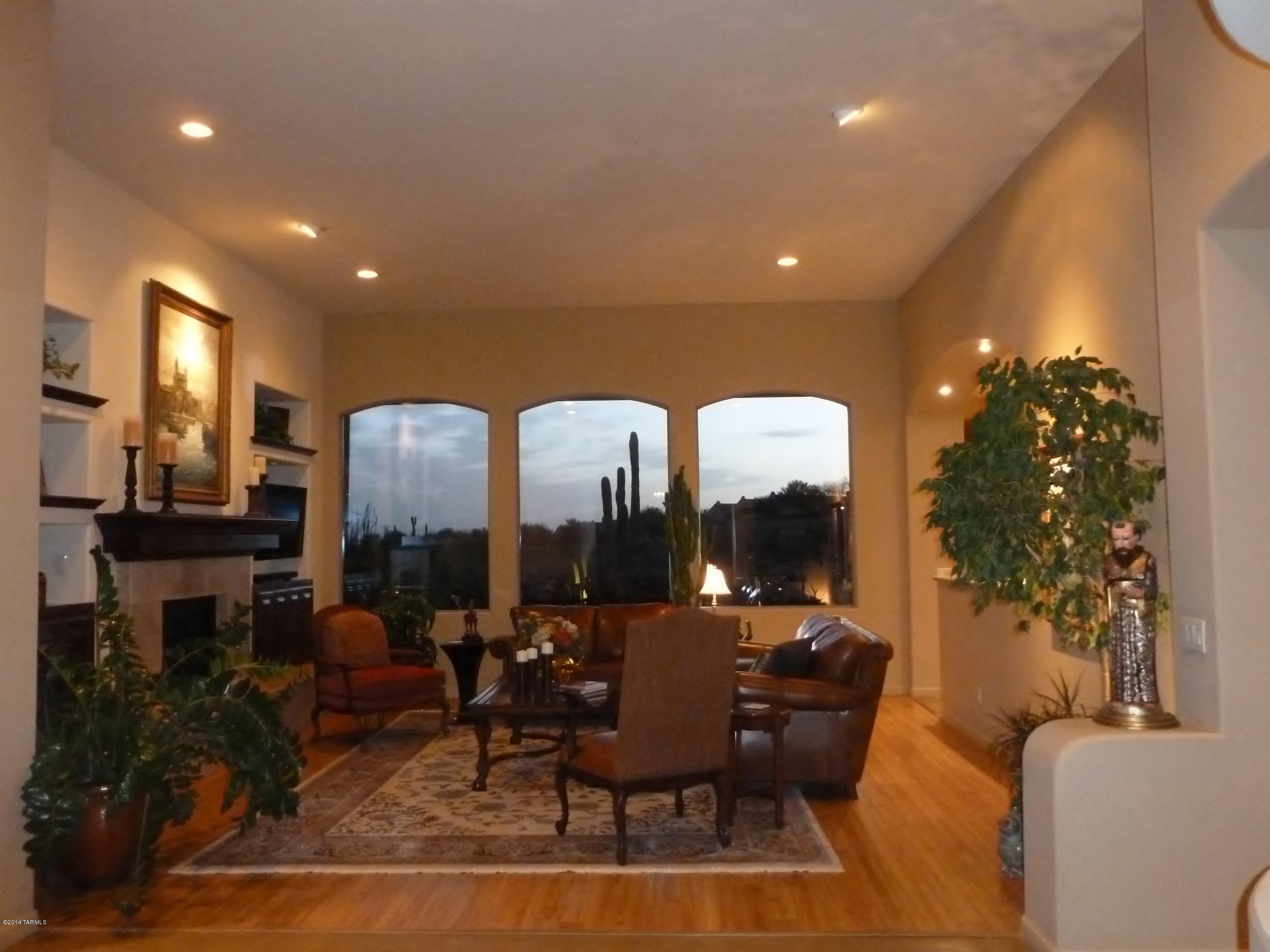 4303 E Pinnacle Ridge Place