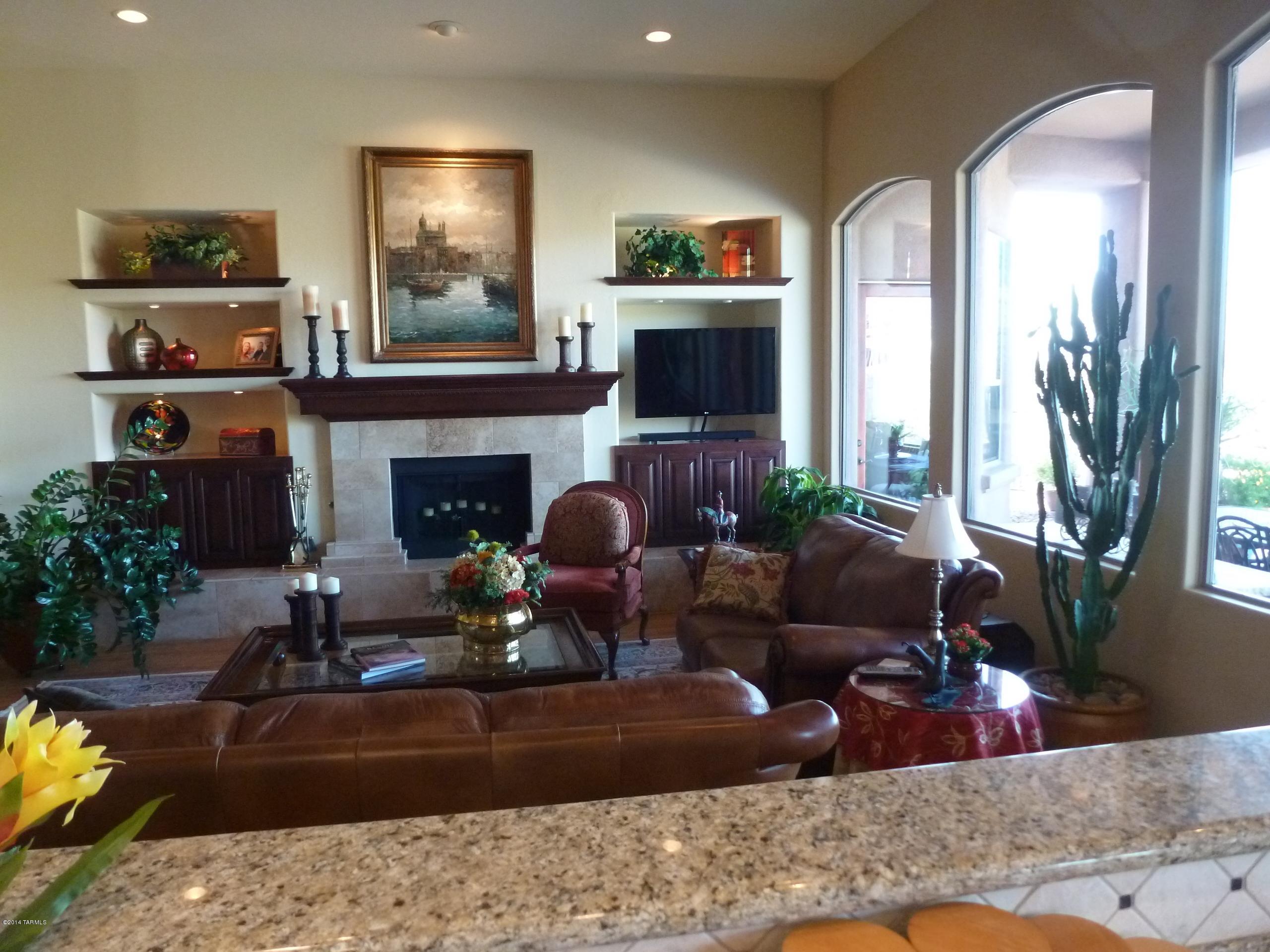 4303 E Pinnacle Ridge Place