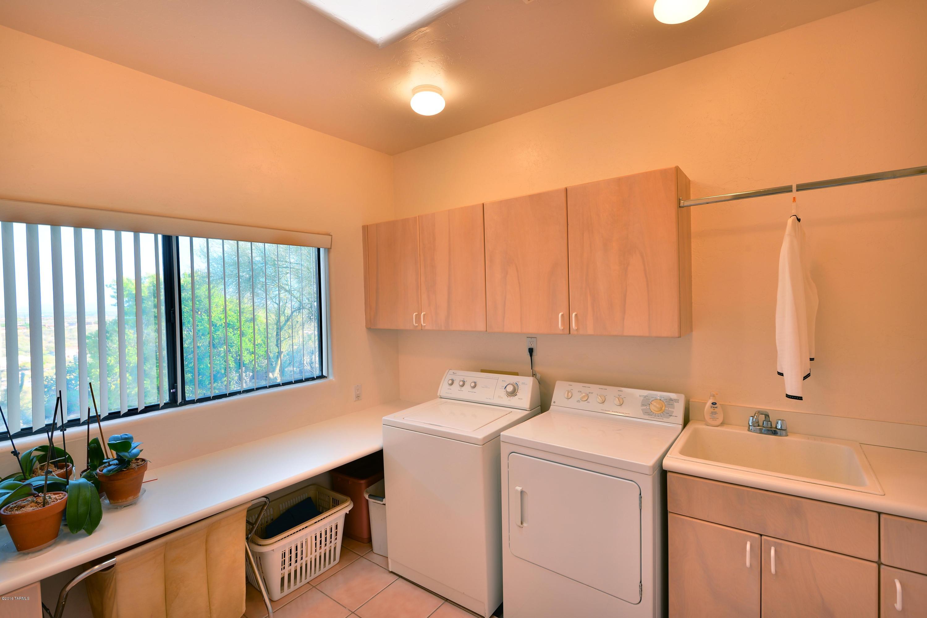 6110 E Paseo Cimarron