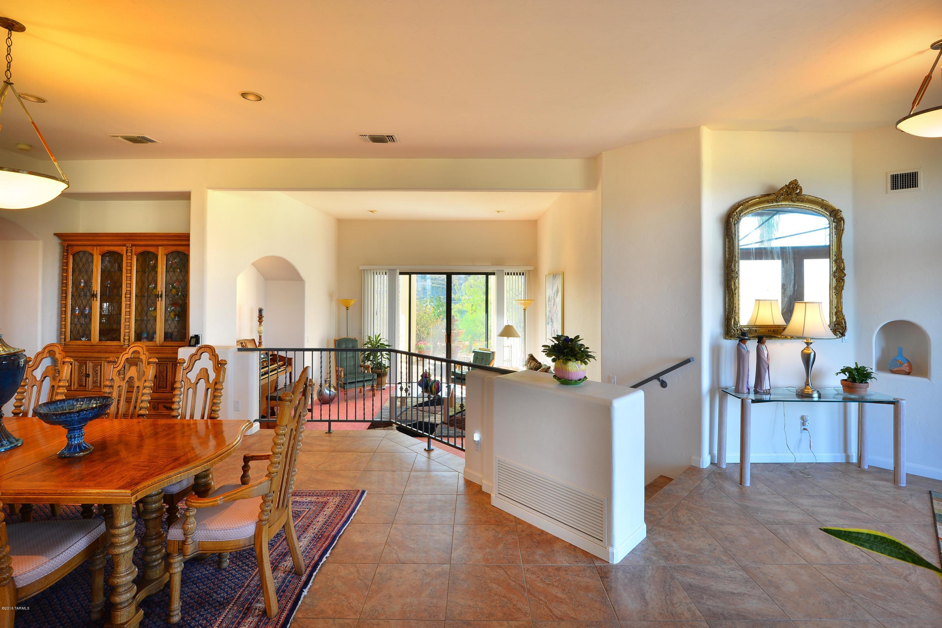 6110 E Paseo Cimarron