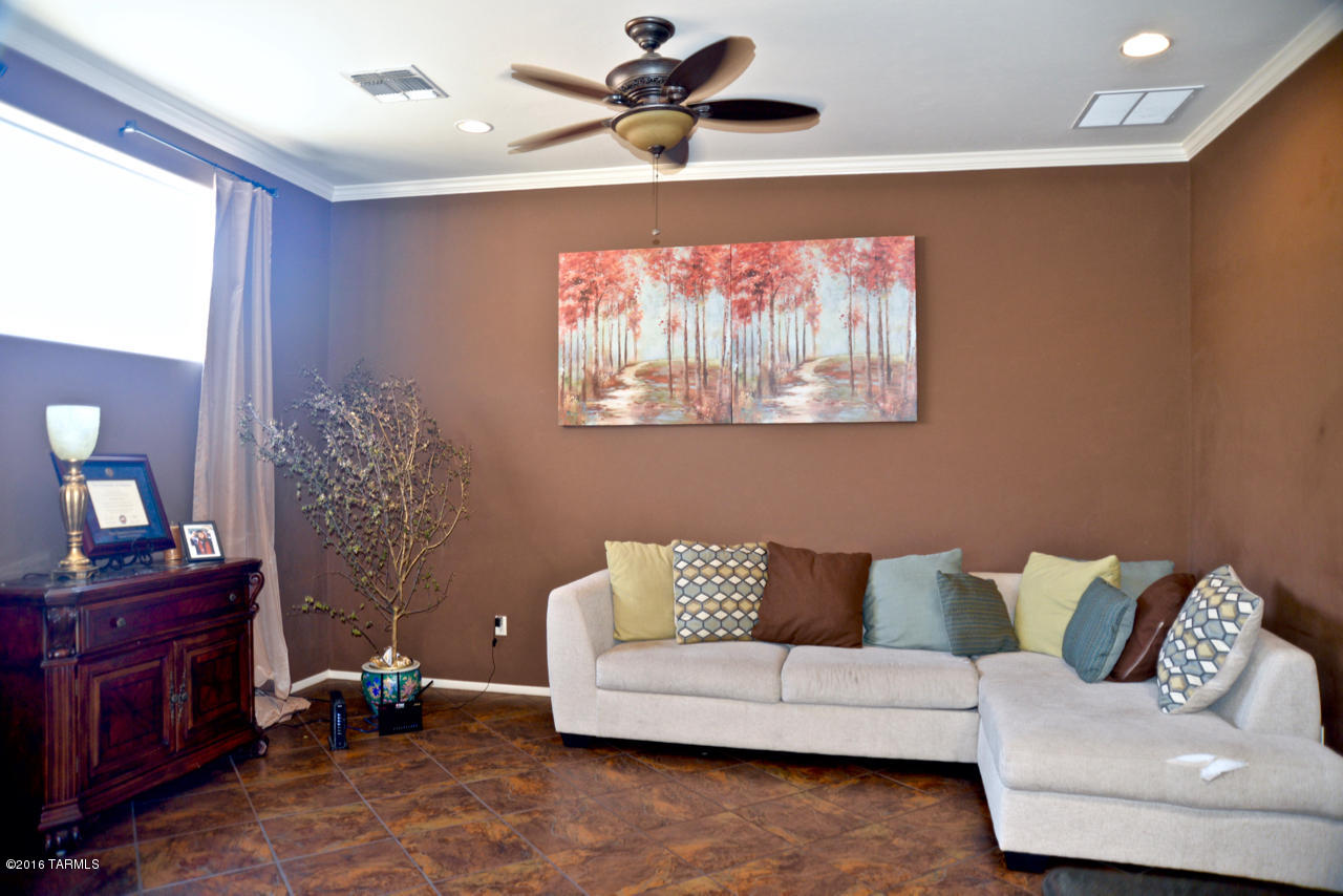 2276 W Floral Cliff Way