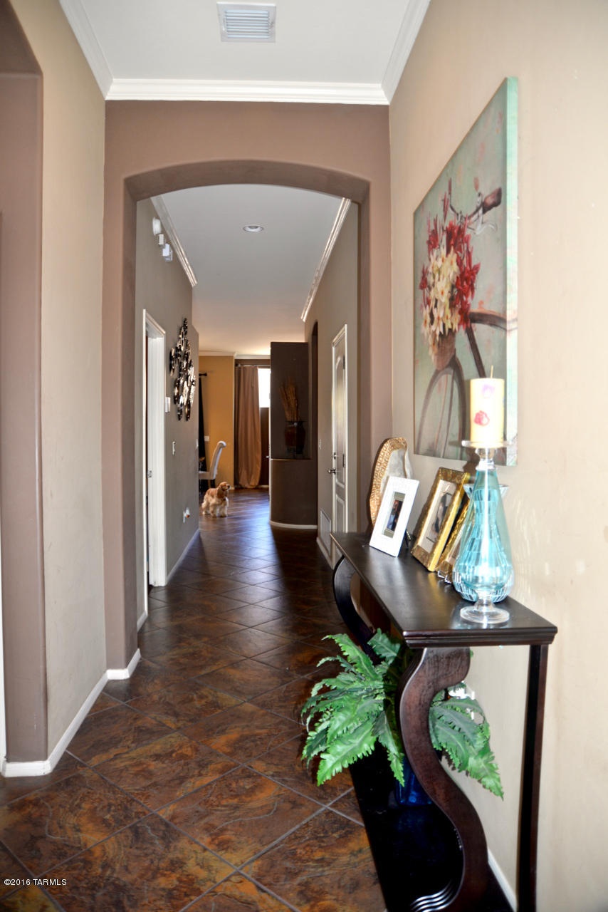 2276 W Floral Cliff Way