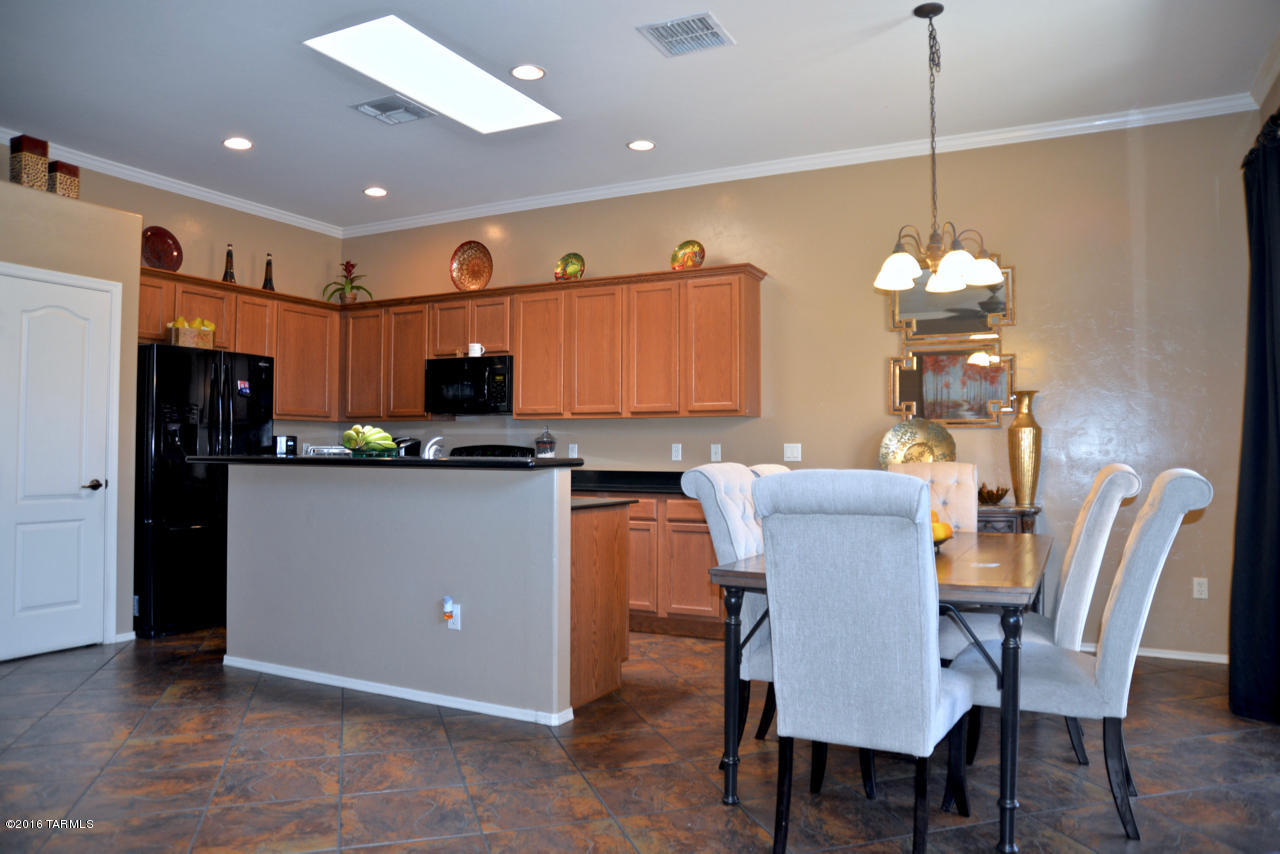 2276 W Floral Cliff Way