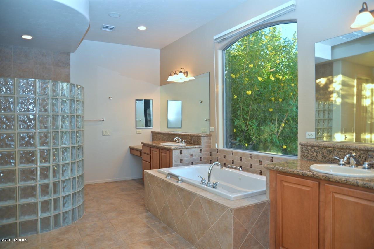 4359 E Pinnacle Ridge Place