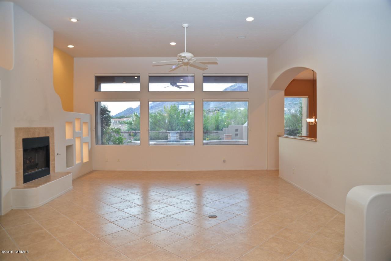 4359 E Pinnacle Ridge Place