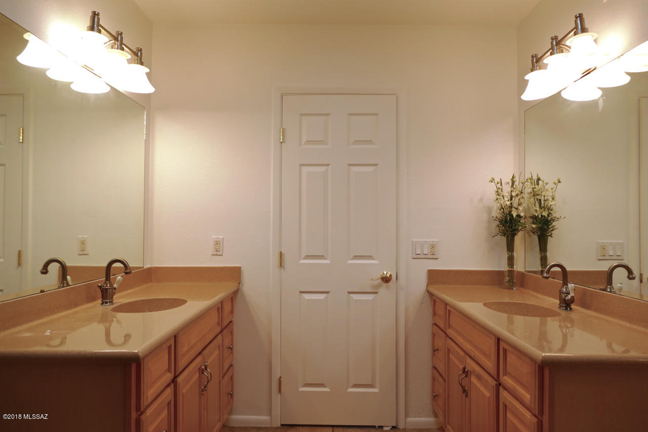 6985 E Calle Cavalier