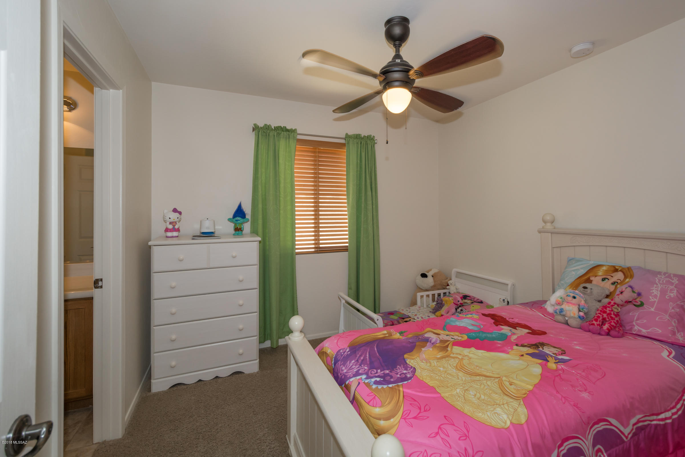 1618 W Green Thicket Way