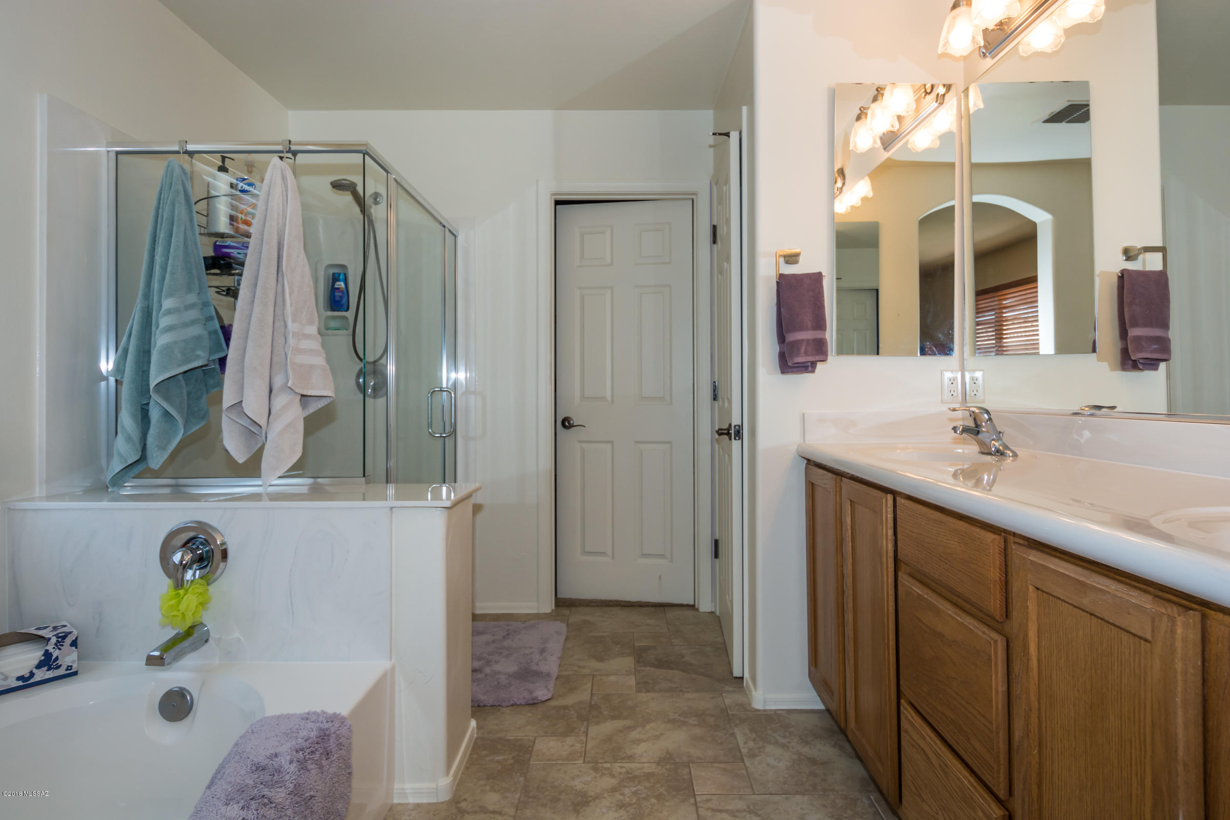 1618 W Green Thicket Way