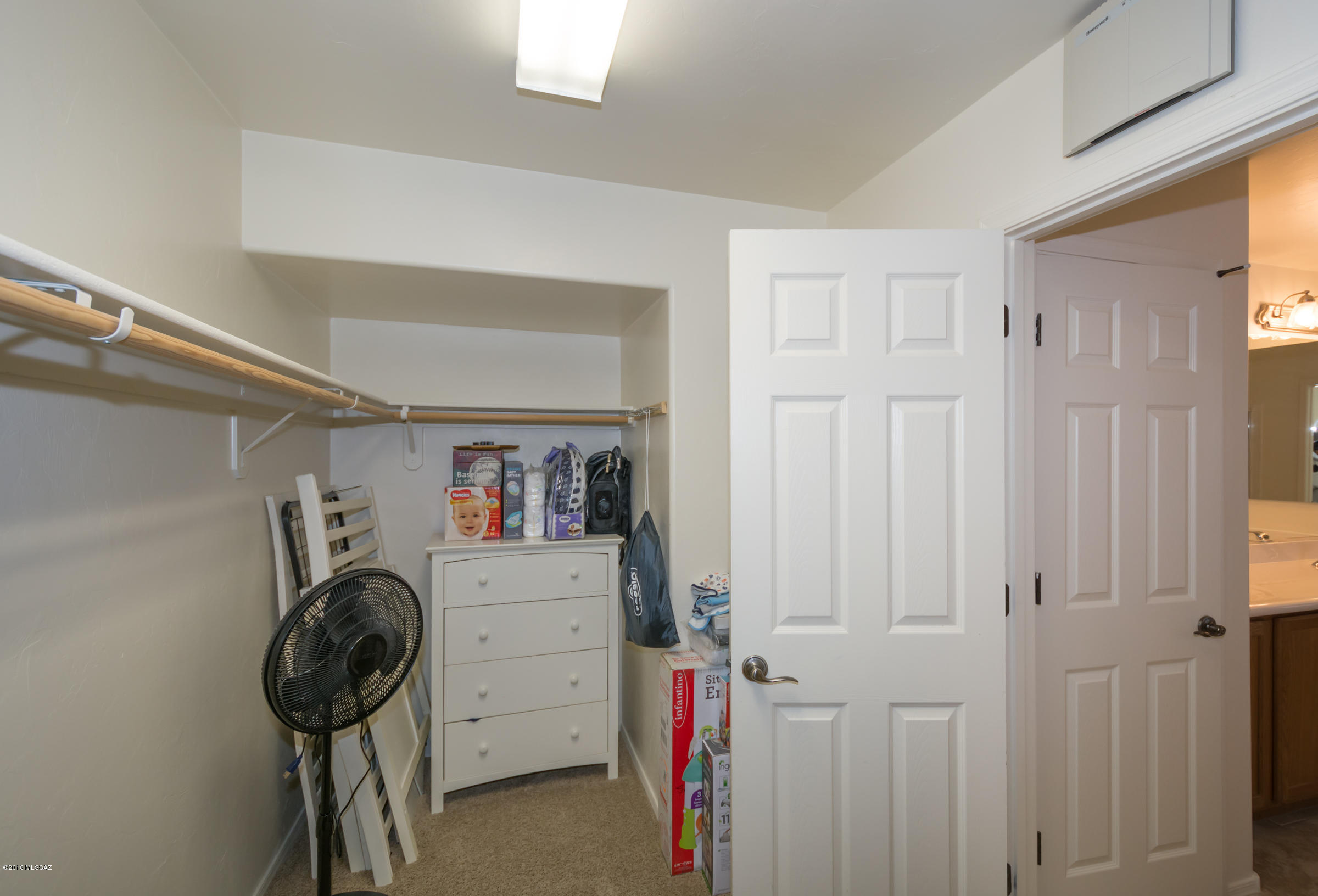 1618 W Green Thicket Way