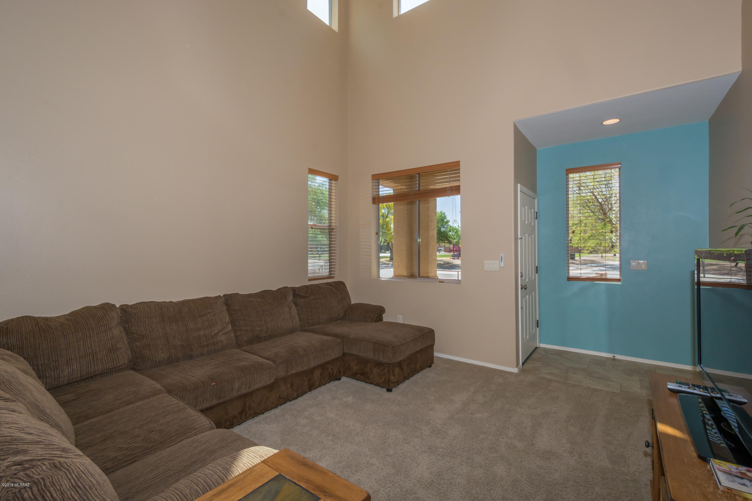 1618 W Green Thicket Way