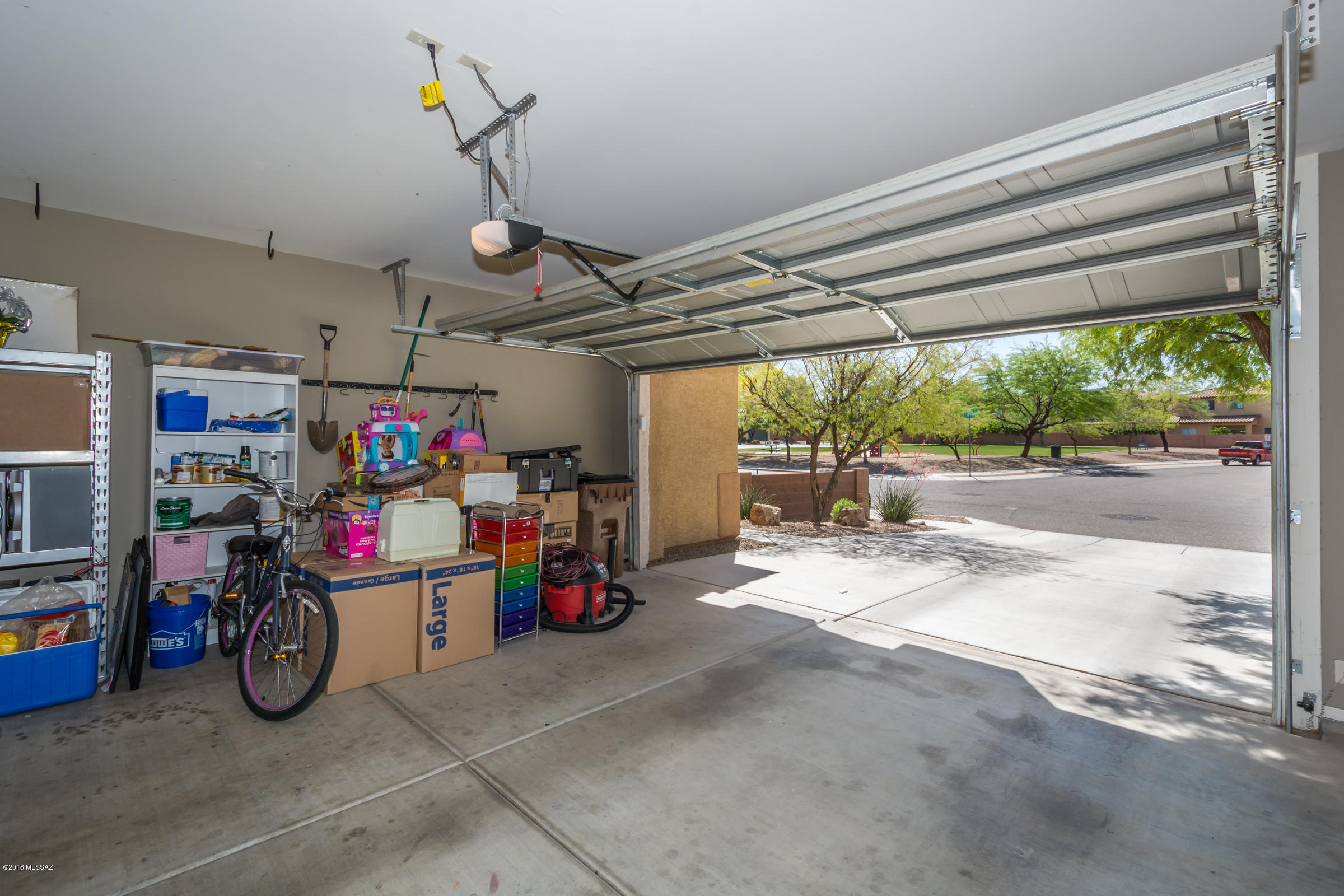 1618 W Green Thicket Way