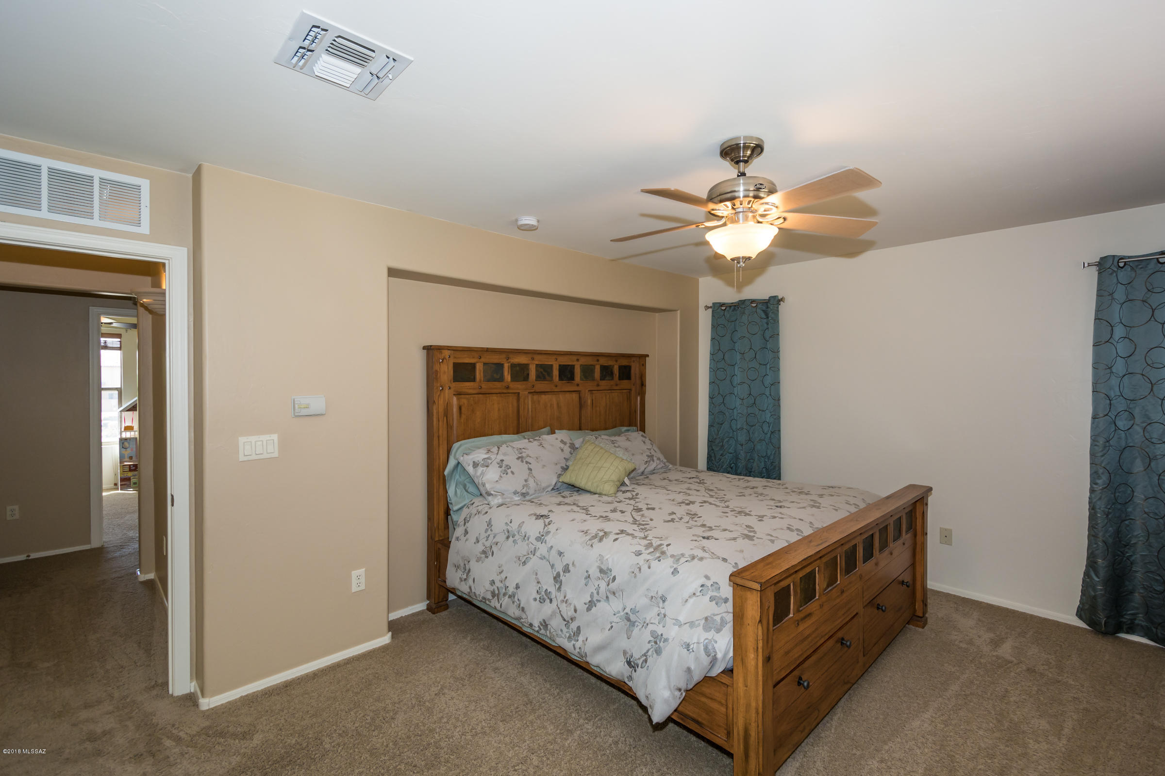 1618 W Green Thicket Way