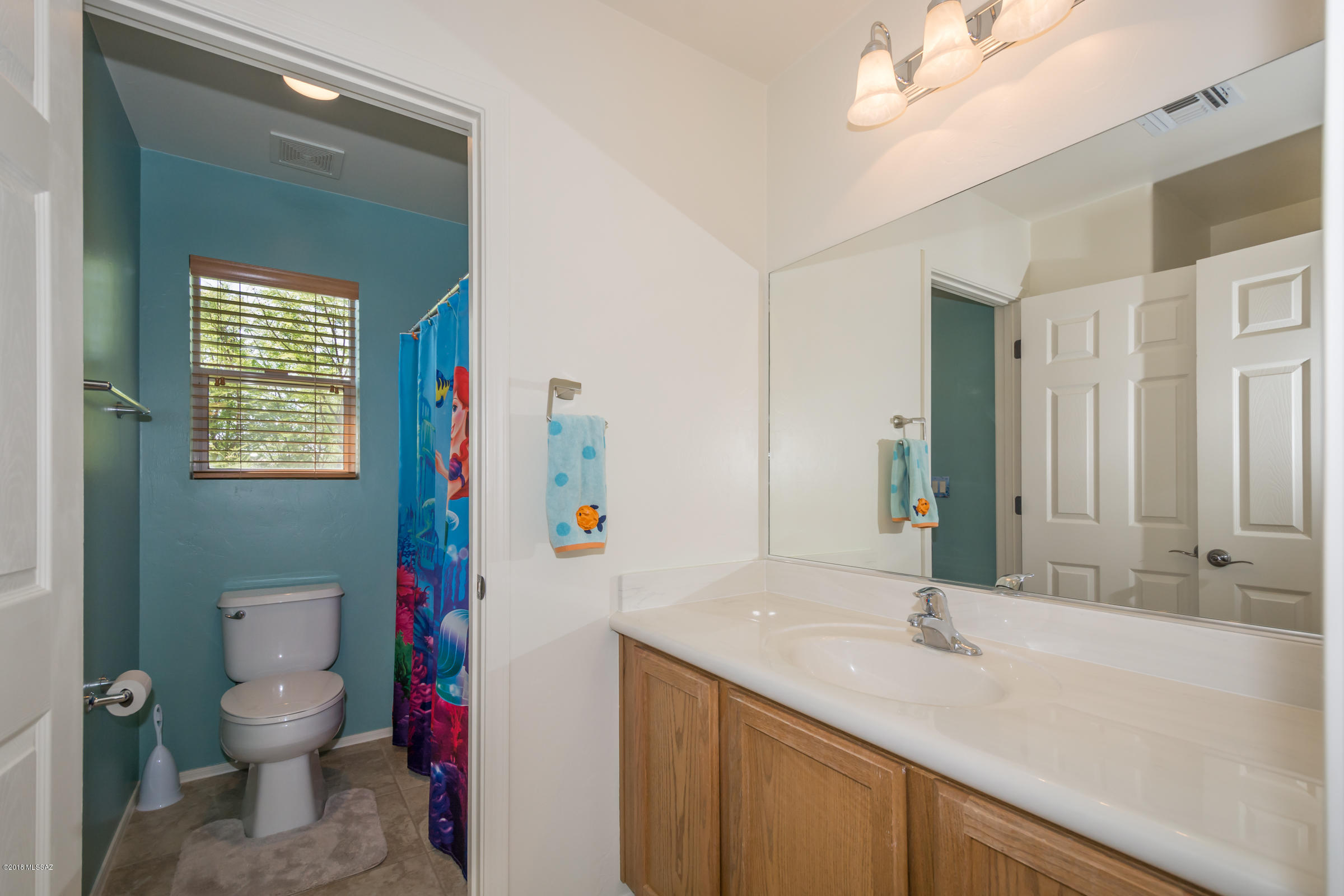 1618 W Green Thicket Way