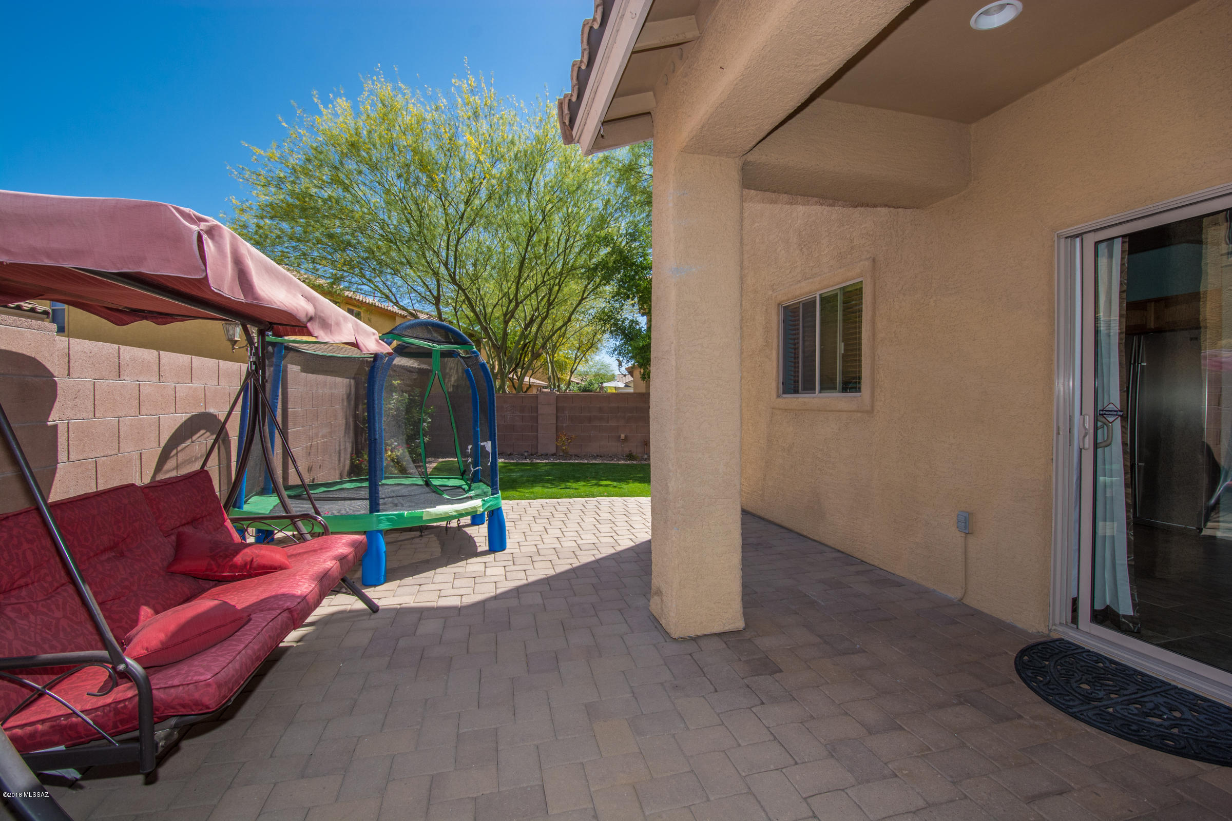 1618 W Green Thicket Way