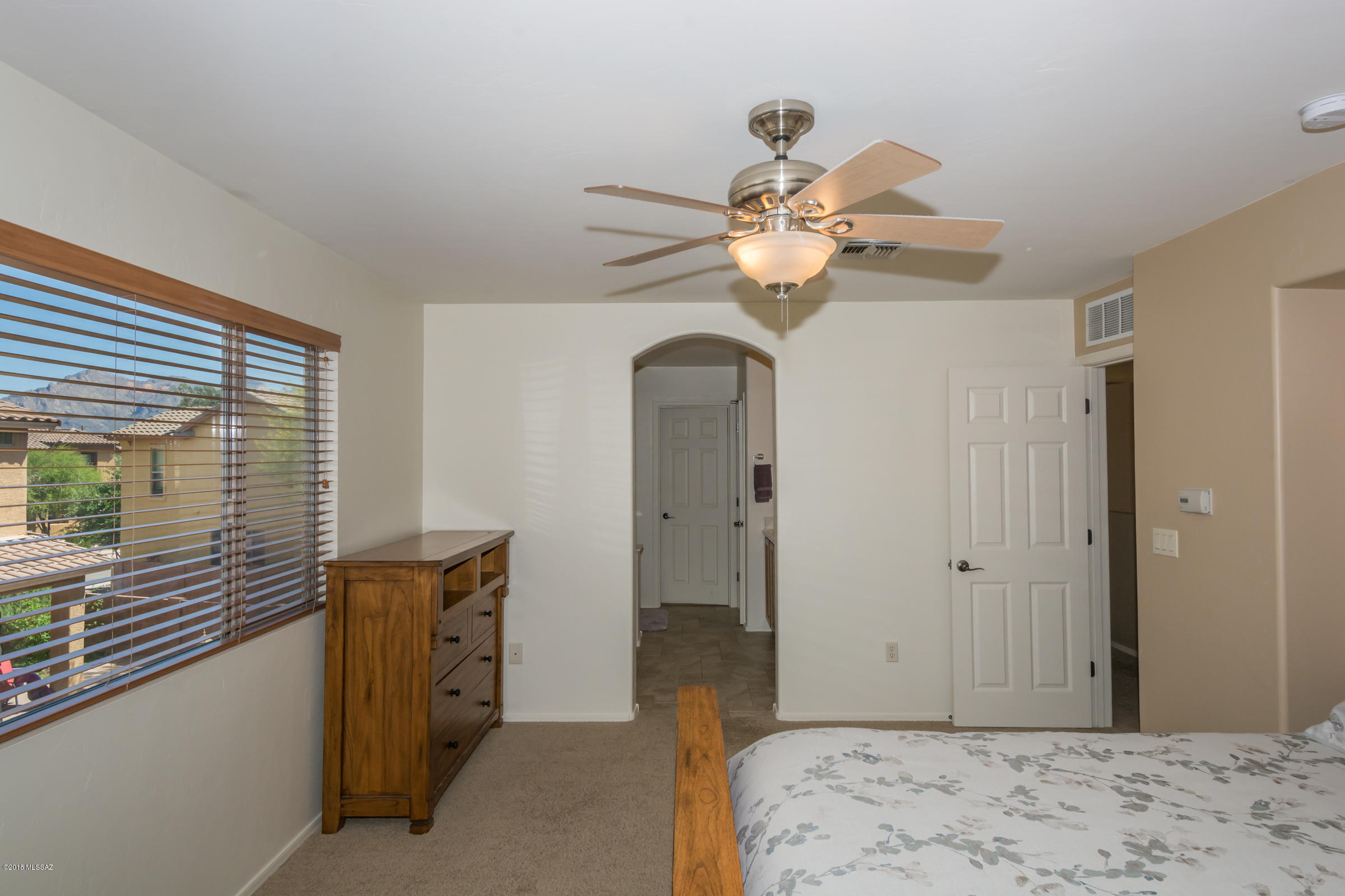 1618 W Green Thicket Way