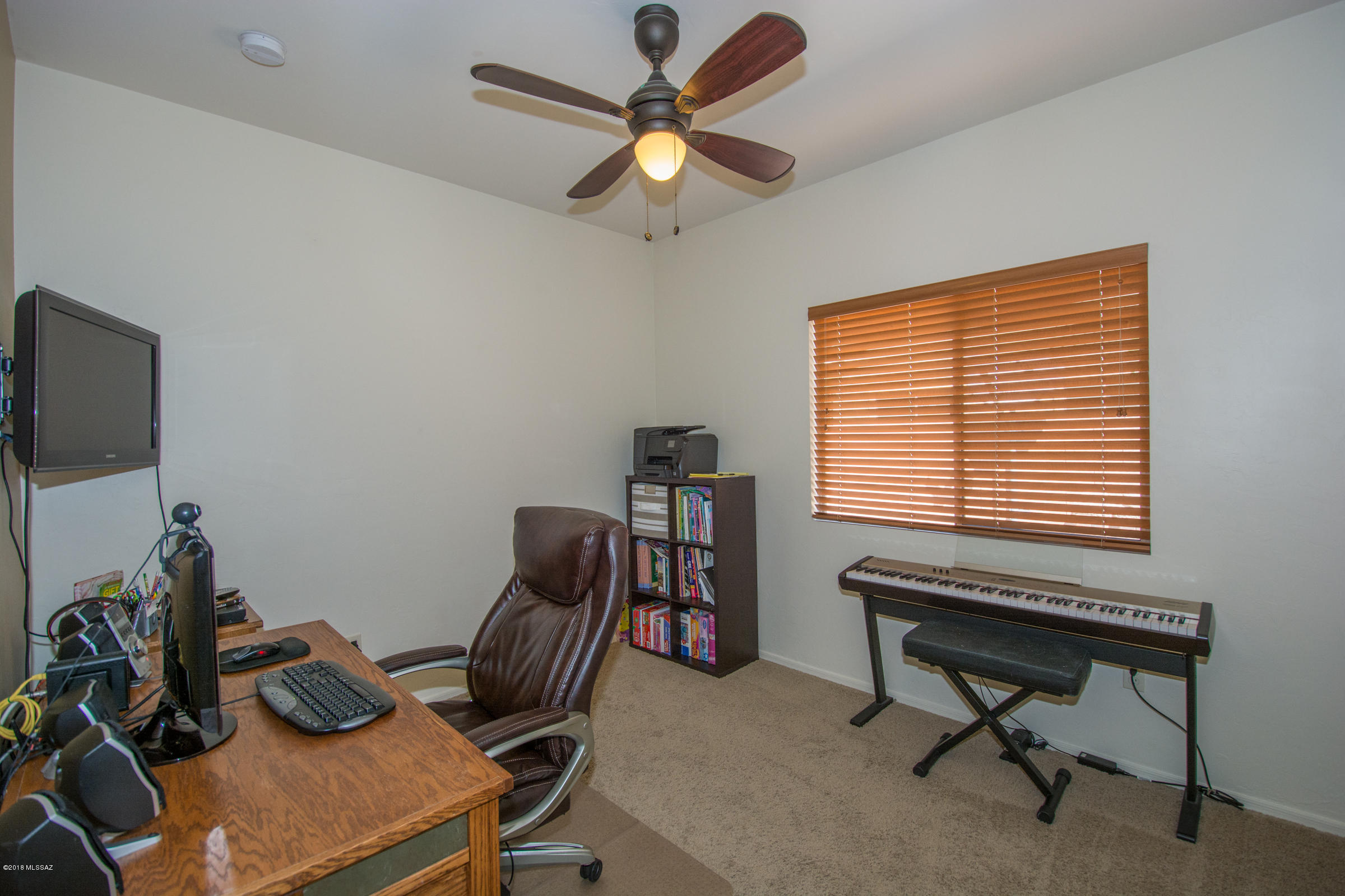 1618 W Green Thicket Way