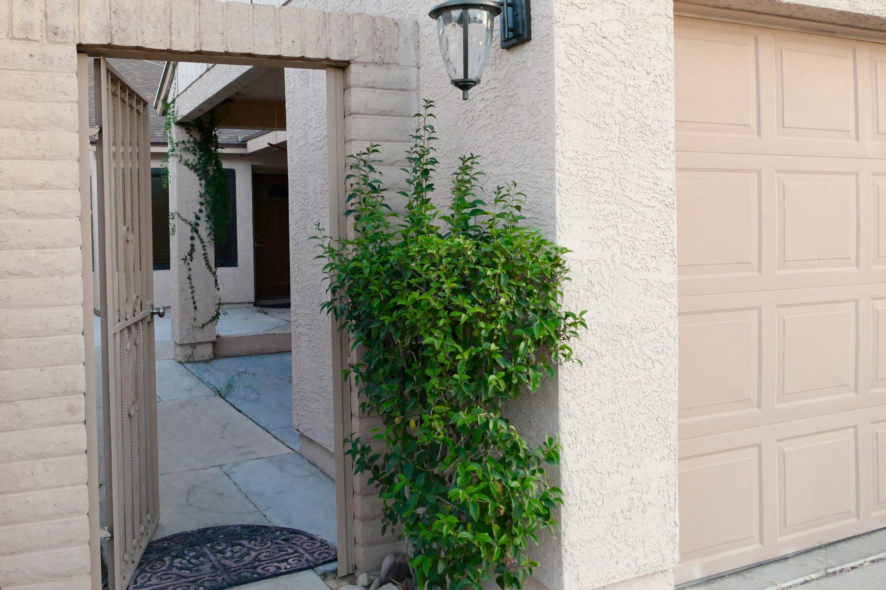 2522 N Palo Santo Drive