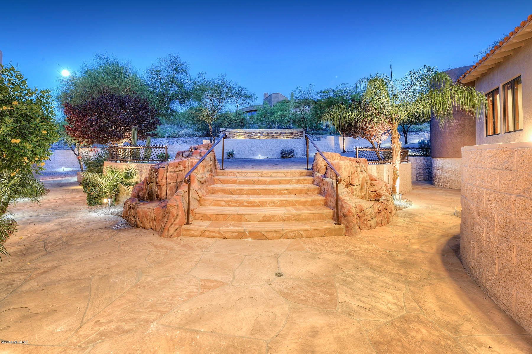 5171 N Hacienda Del Sol Road