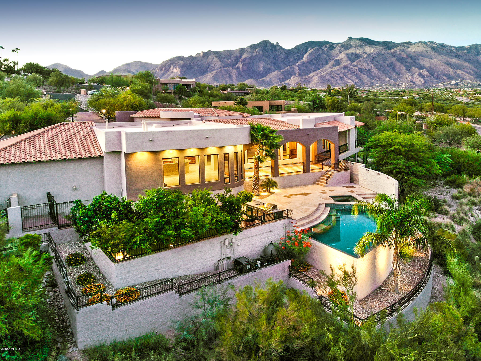 5171 N Hacienda Del Sol Road