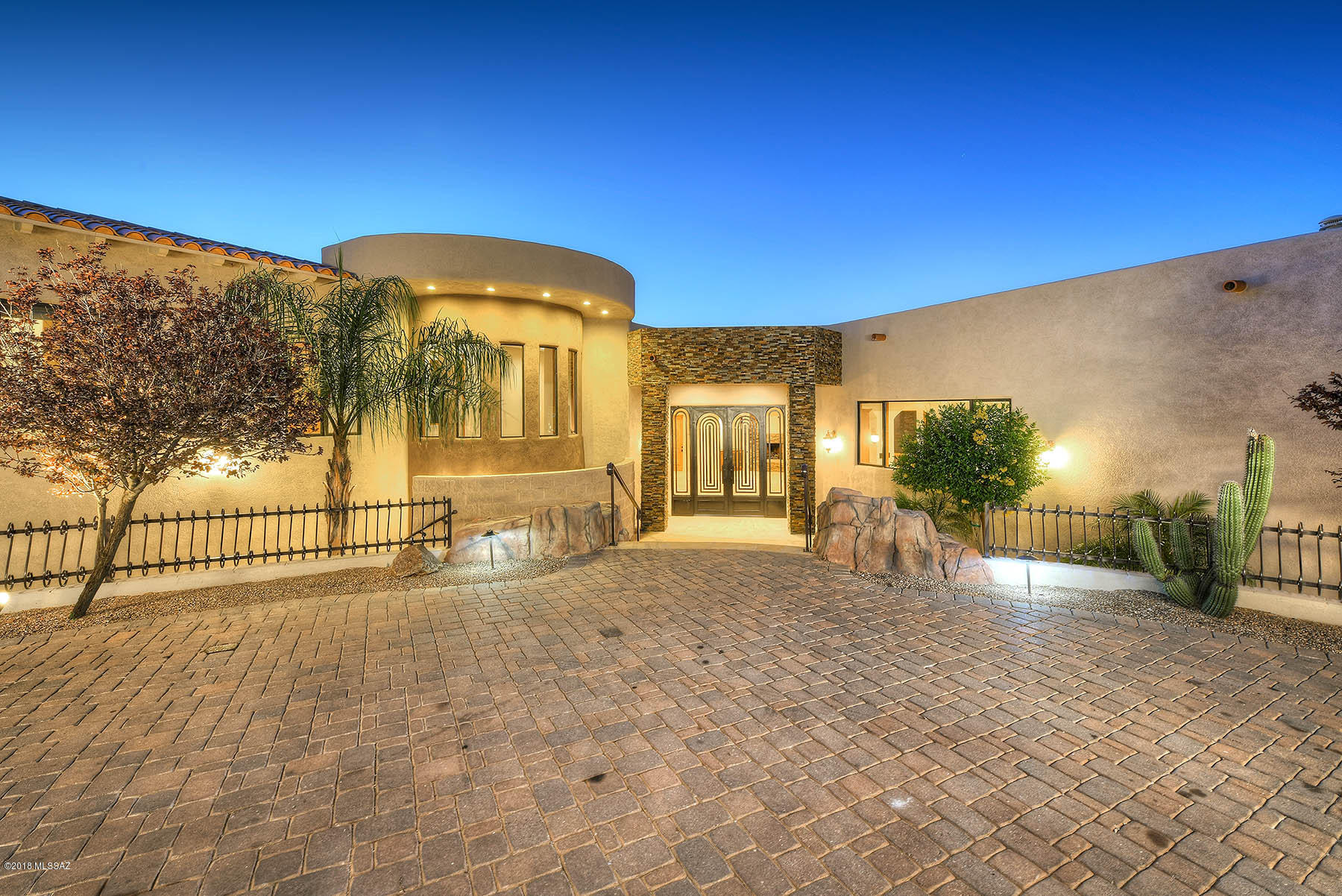 5171 N Hacienda Del Sol Road